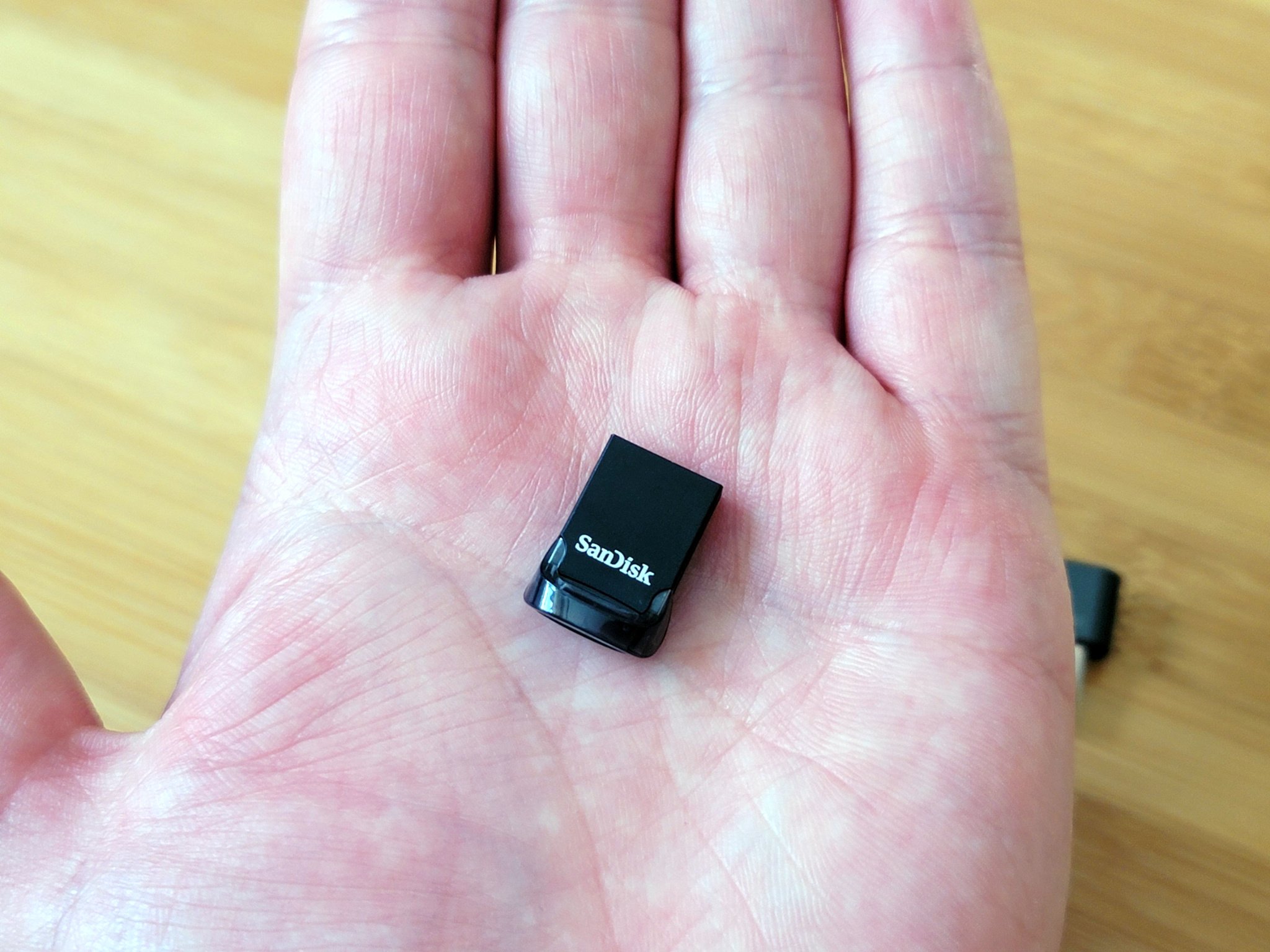 SanDisk Ultra Fit review A slim, simple flash drive that blends right