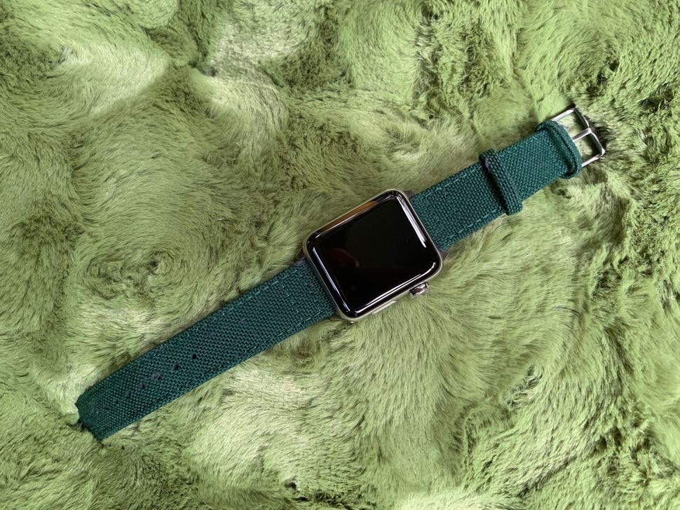 Celebrate St. Patrick's Day in style with these green Apple Watch Bands
