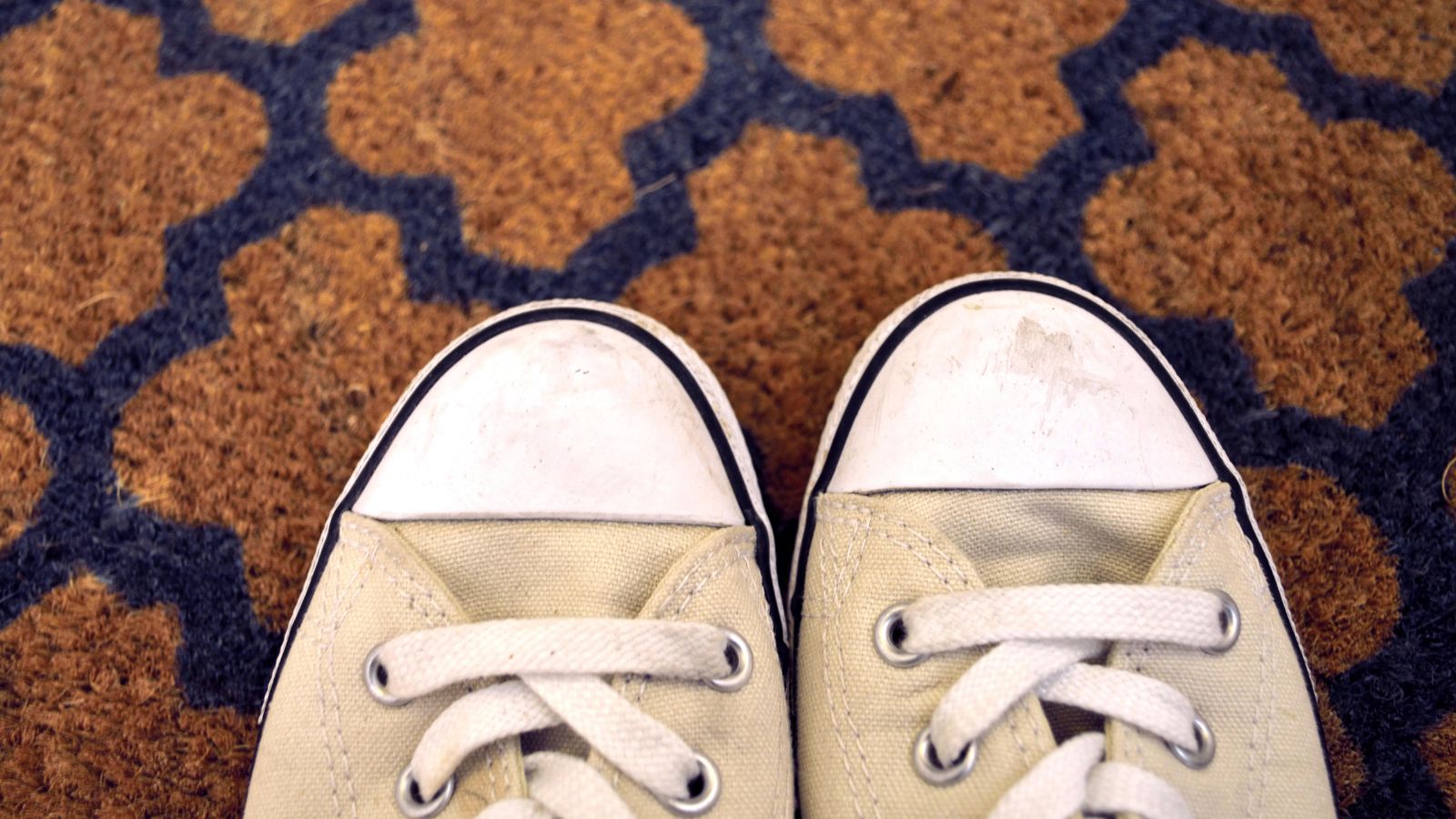 How to clean a doormat to keep mud, and illness, out Homes & Gardens