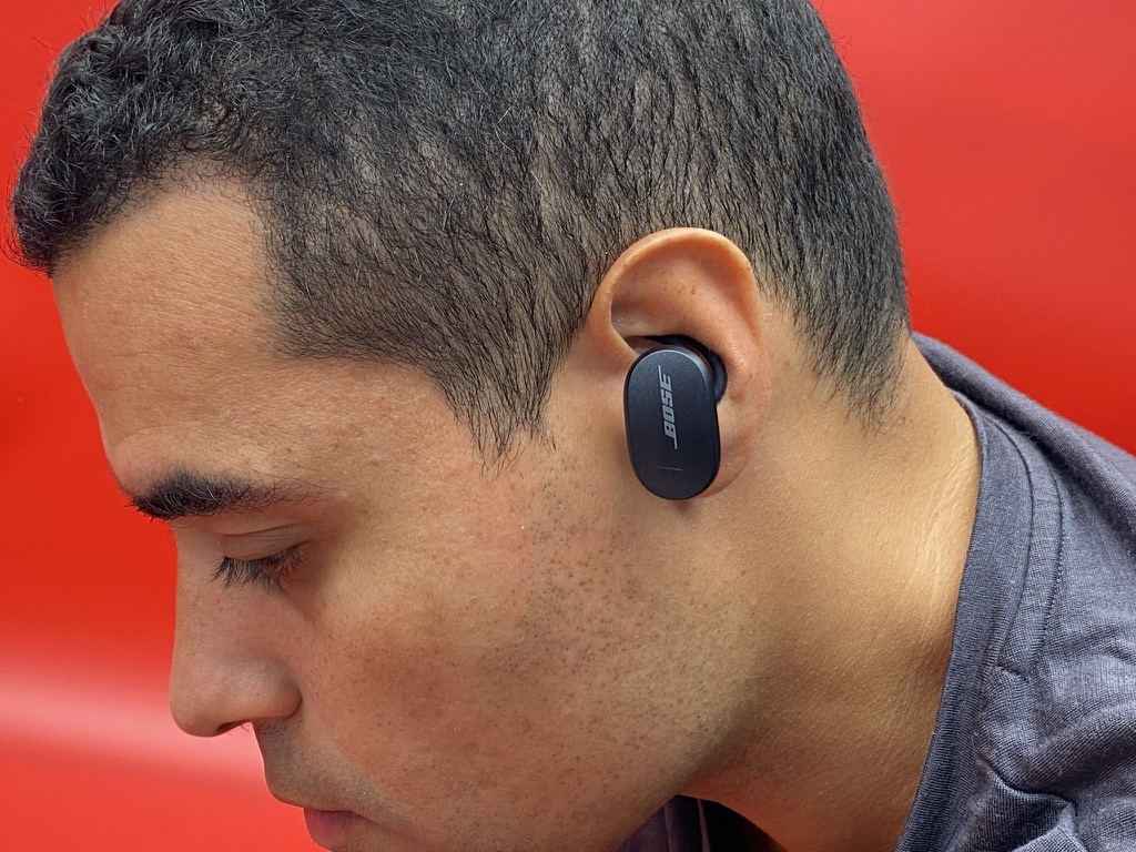 Apple AirPods Pro vs. Bose QuietComfort 