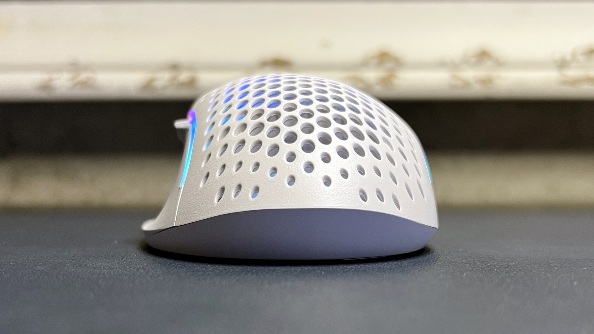 Glorious Model I 2 Wireless Review: Lightweight, Needs Buttons | Tom's