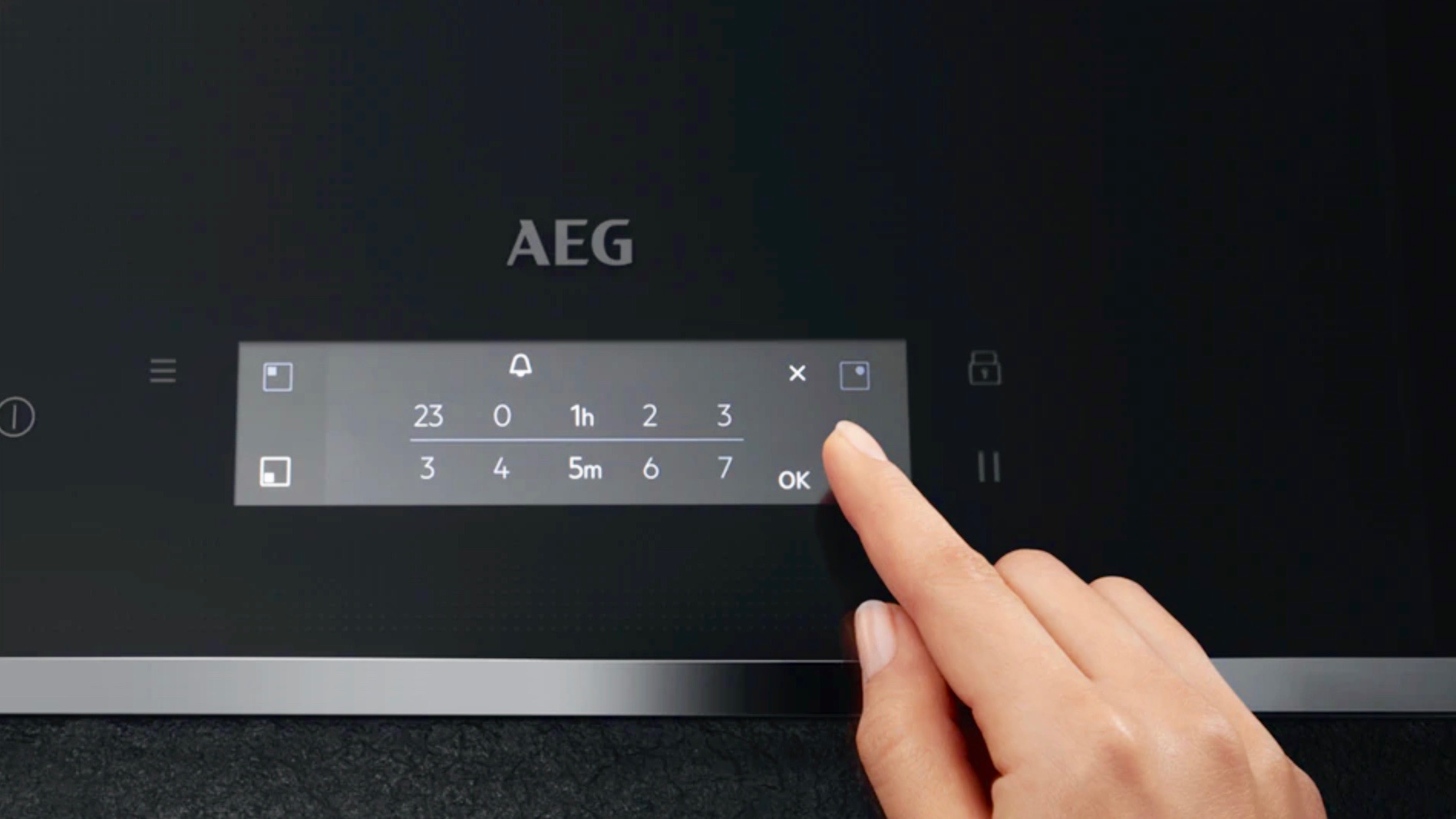 AEG SensePro induction hob cooks effortlessly with adaptable induction