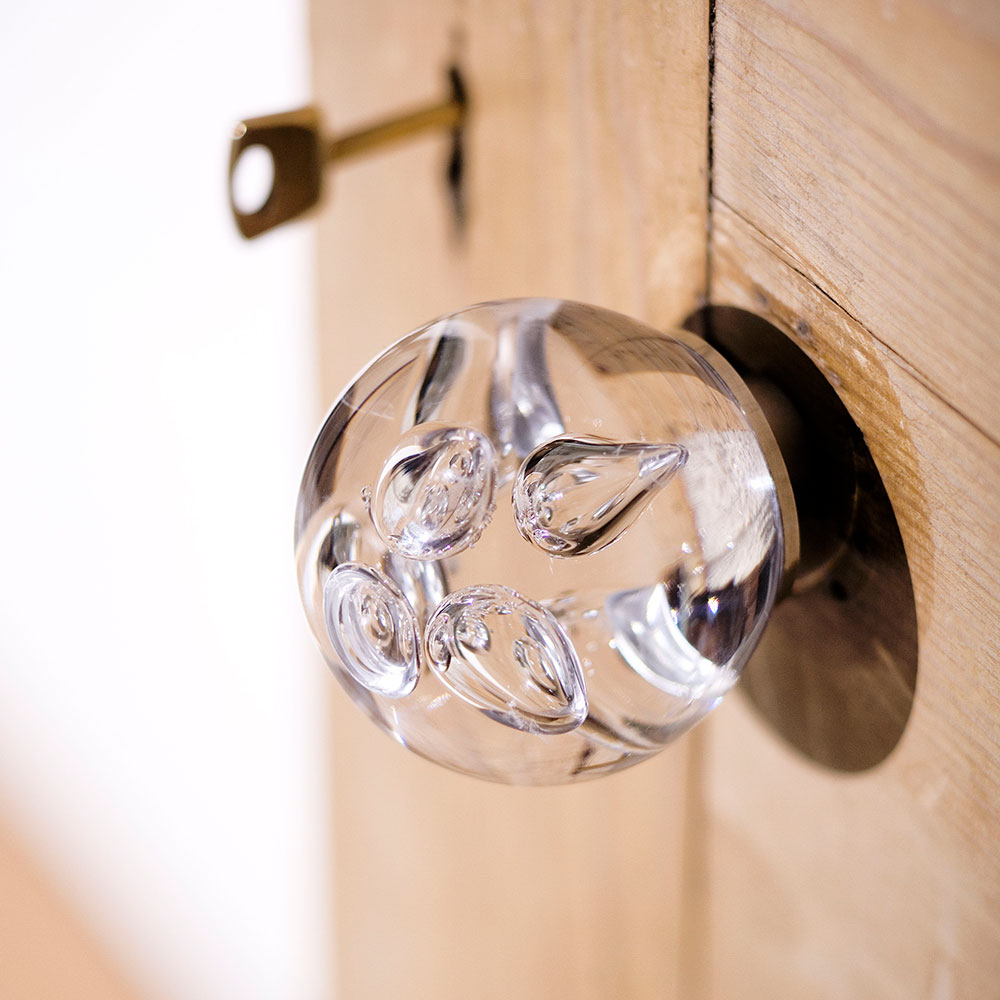 How to fit a door handle change your door knob for a new one Ideal Home