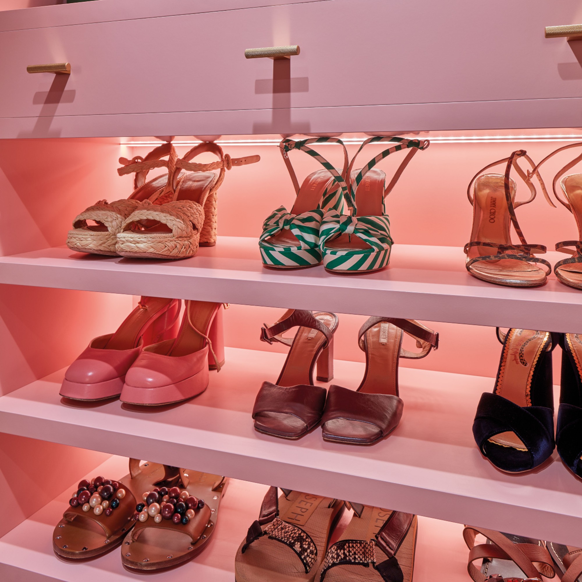 5 ways to give your shoe storage a Carrie…