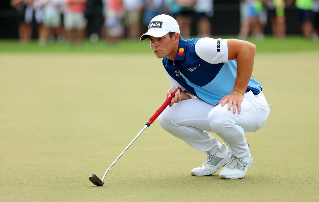 We've Discovered Viktor Hovland’s Shoe For Under 100 In A PGA TOUR