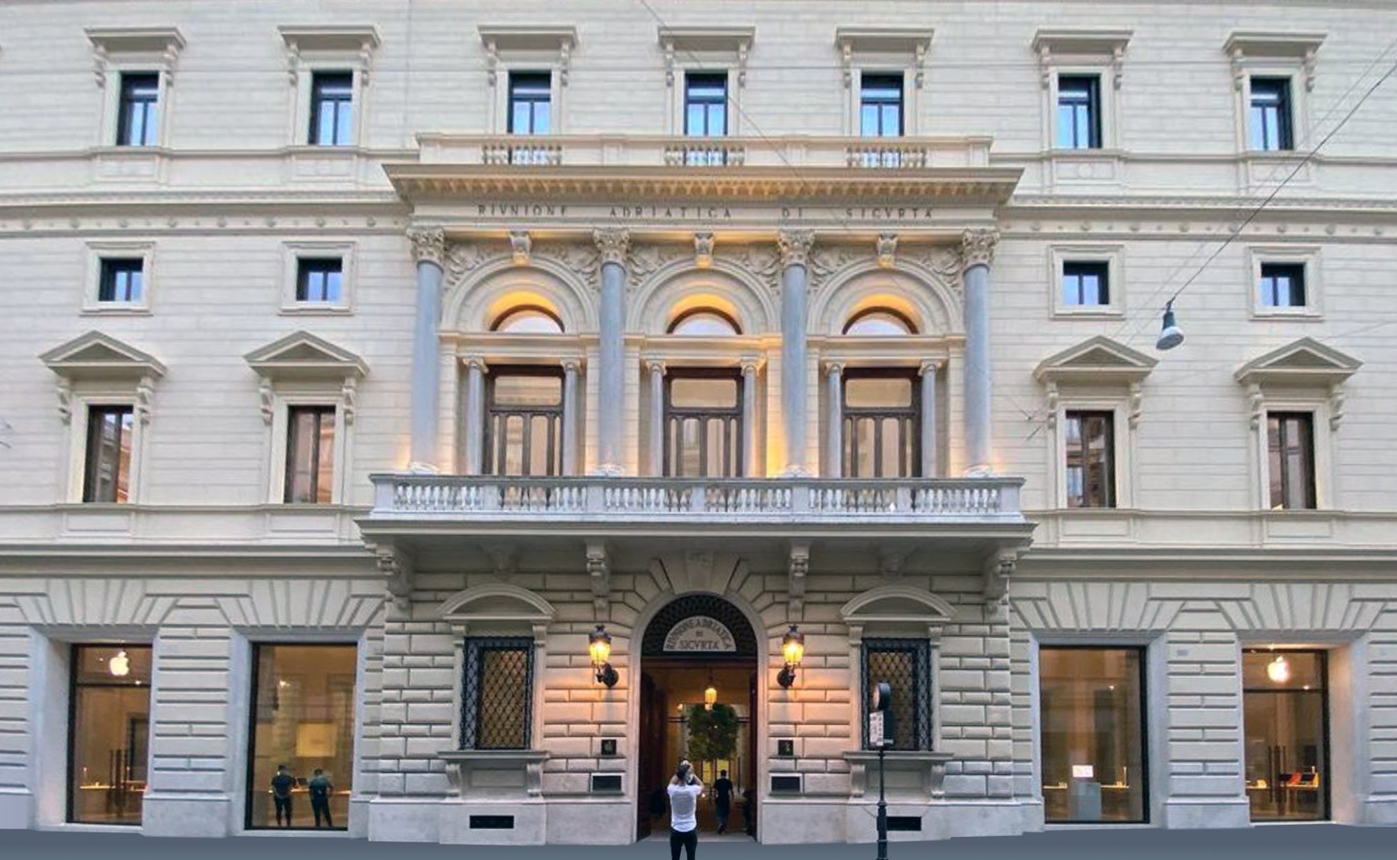 Apple Via del Corso in central Rome appears to be ready to open iMore