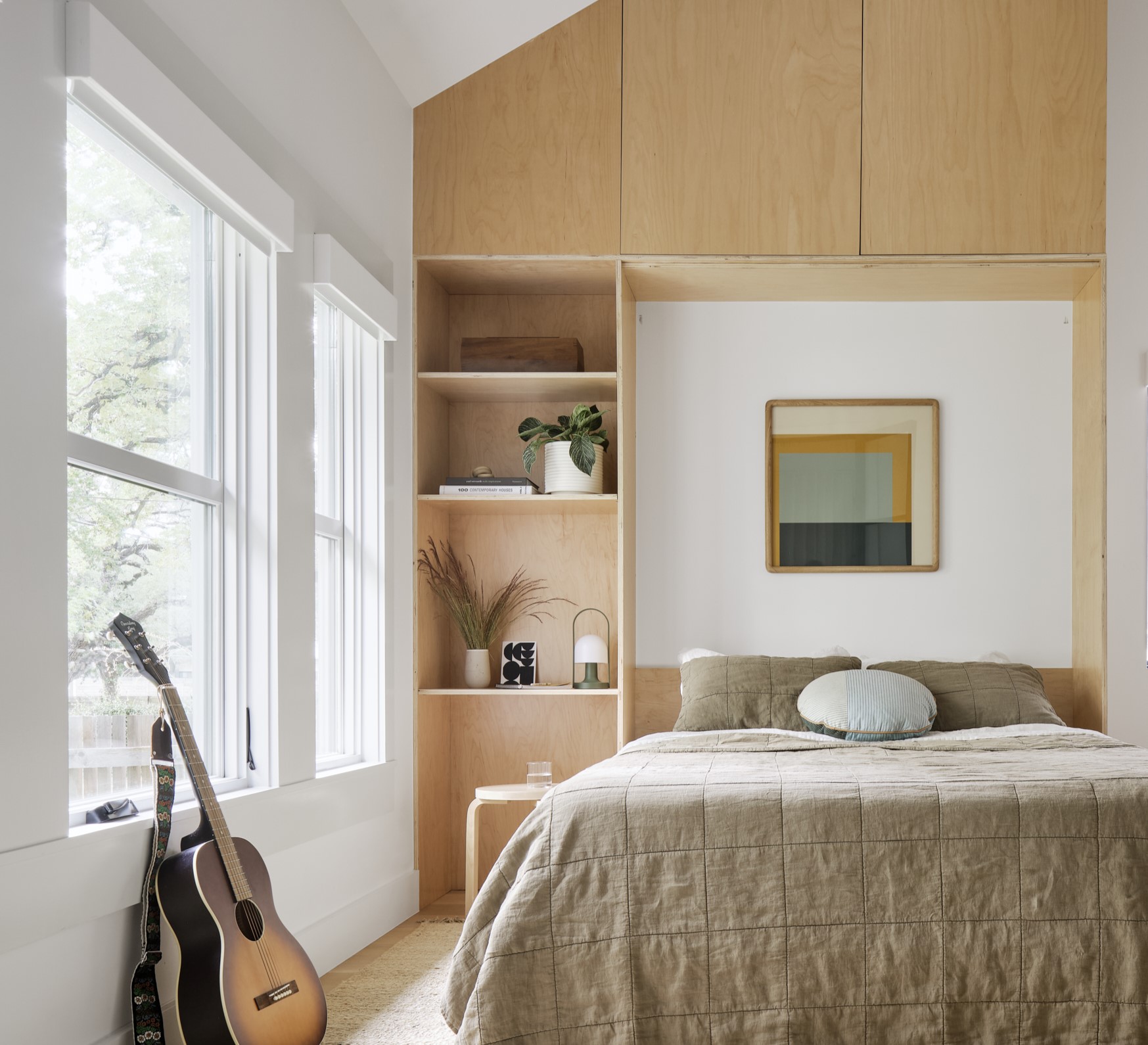 Small Bedroom Layout Ideas — 5 Furniture Arrangement Tricks Livingetc