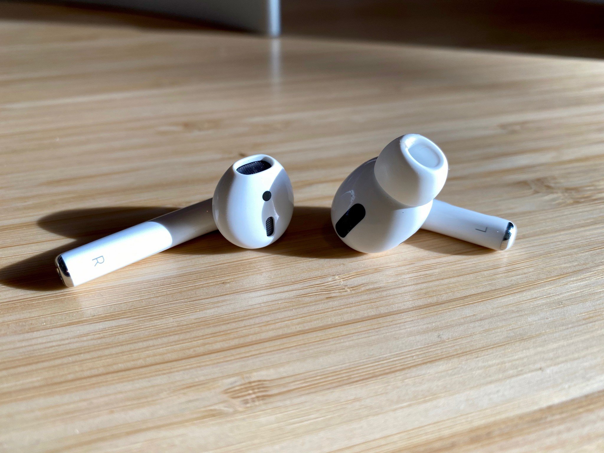 WSJ Future AirPods could work as hearing aids, monitor temperature and posture iMore