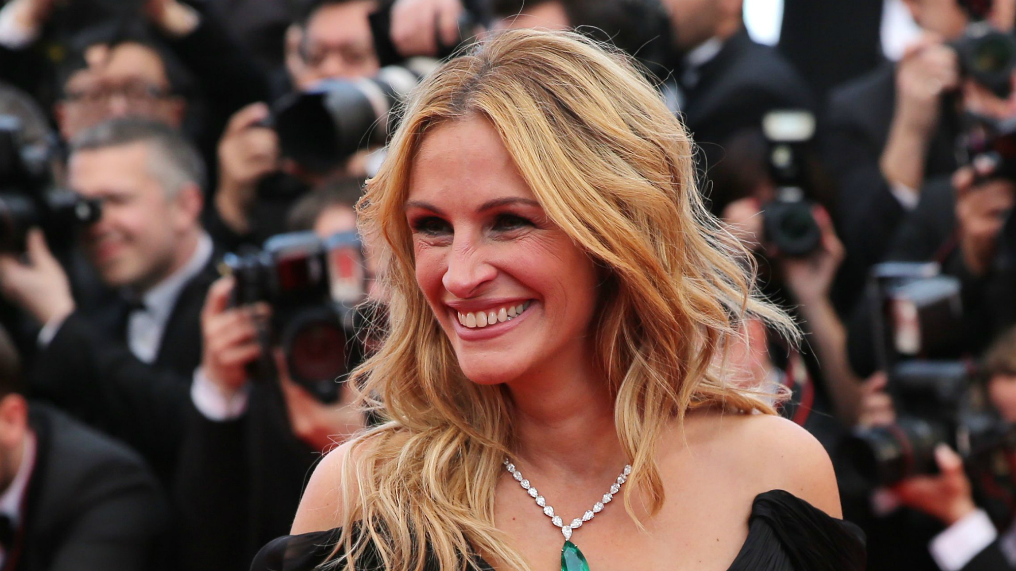 Julia Roberts Says She Was a 'Selfish Little Brat' as a Young Actress