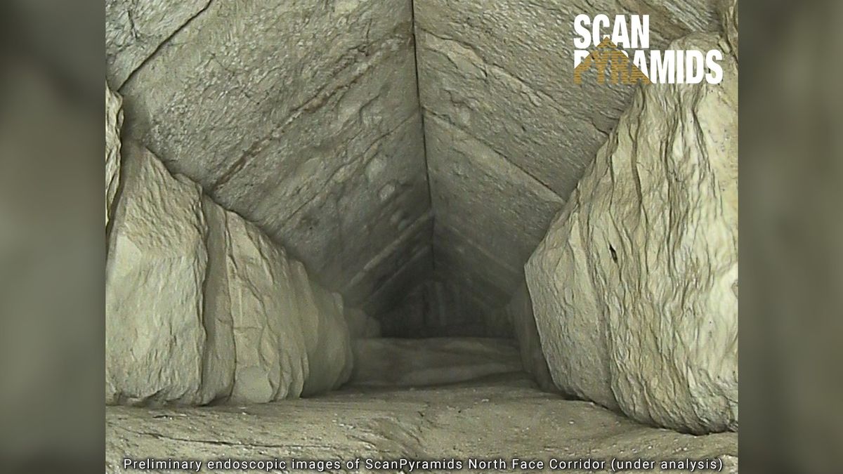 Cosmic rays reveal 'hidden' 30footlong corridor in Egypt's Great