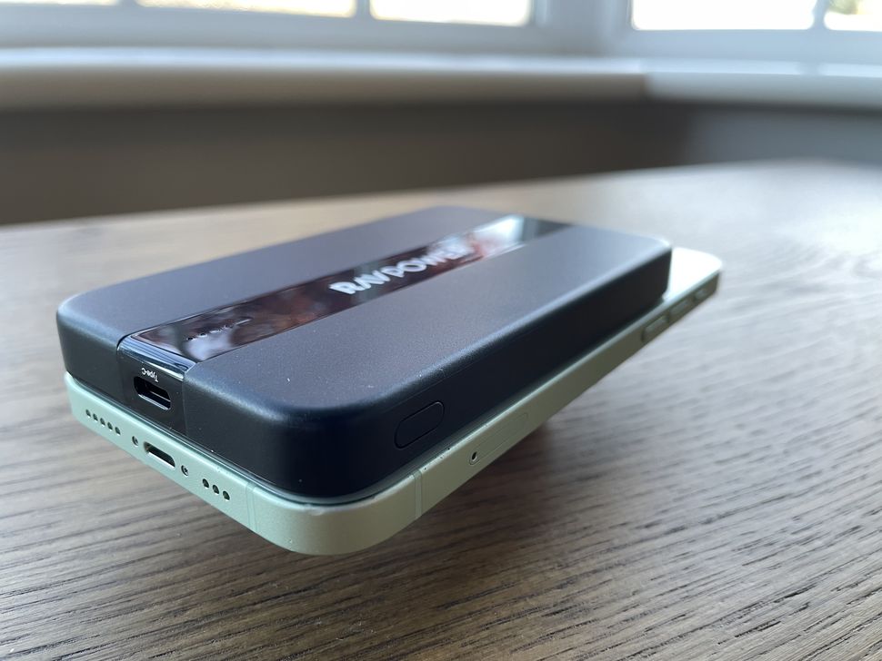 RAVPower Wireless Power Bank for MagSafe review Snapon fast