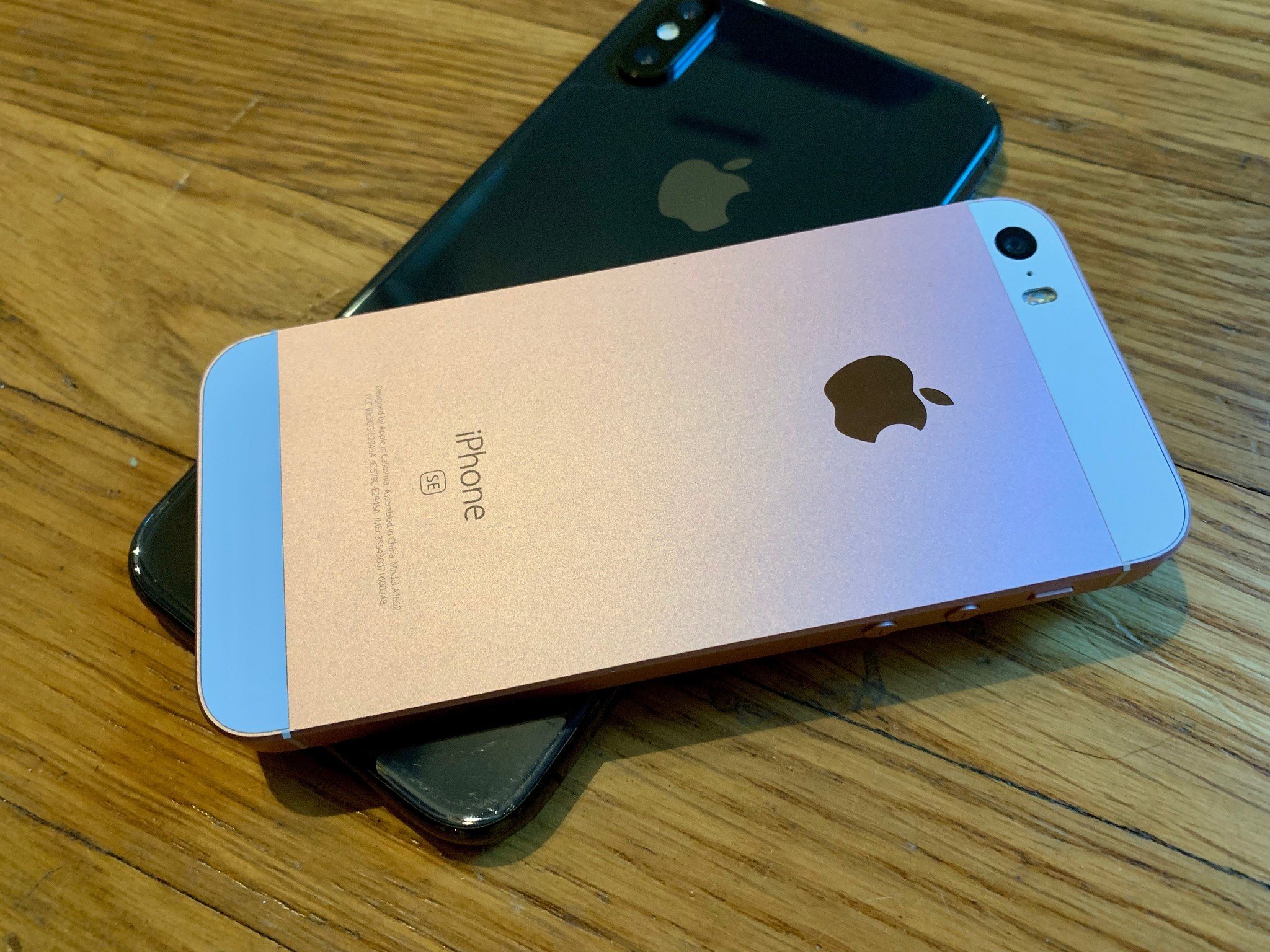 Video shows how easily swollen iPhone batteries can explode during