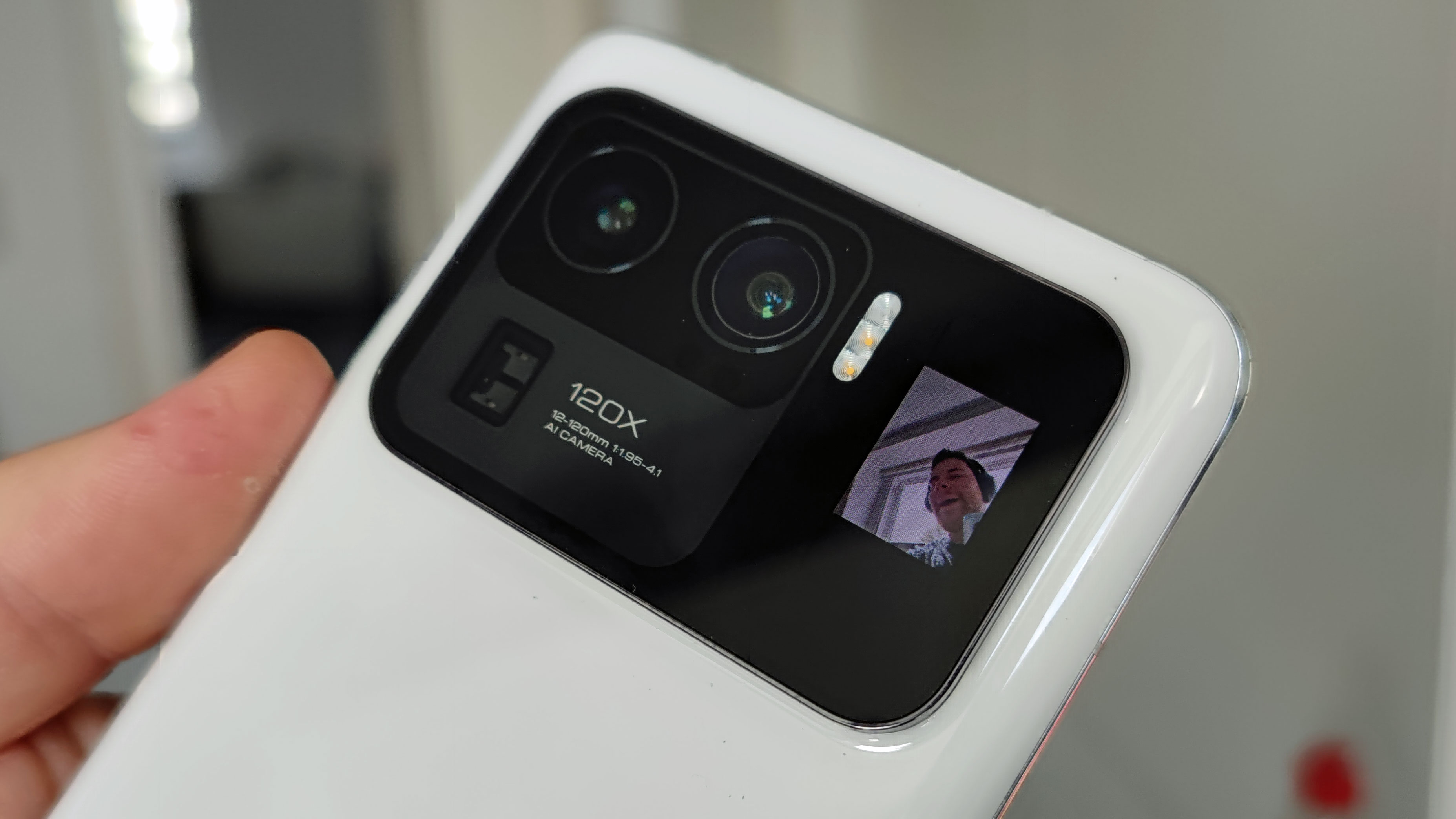 Xiaomi Mi 11 Ultra vs iPhone 12 Pro Max Camerasavvy heavy hitters