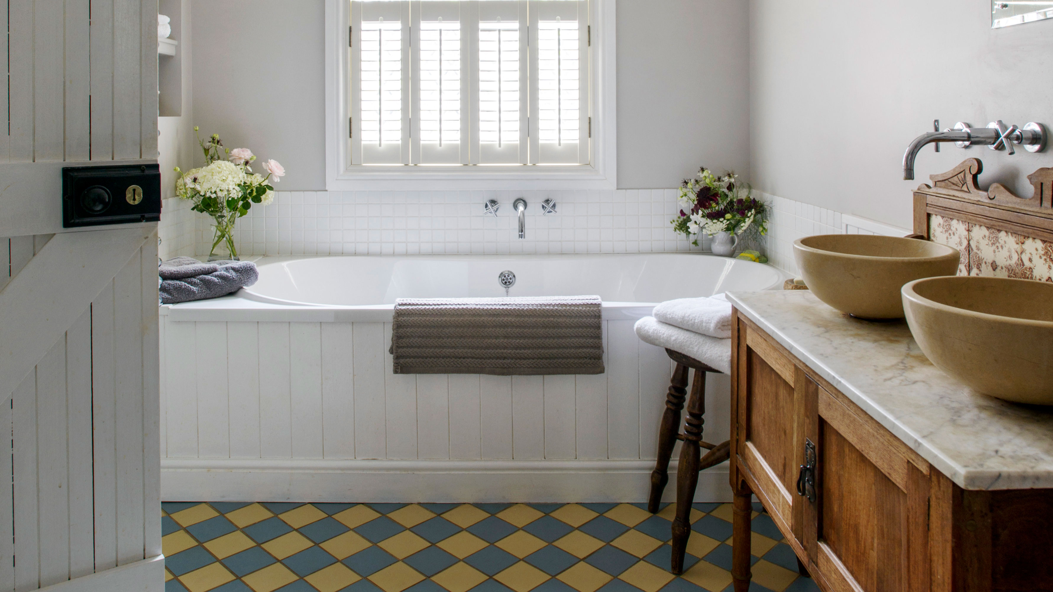 White Country Bathroom Ideas