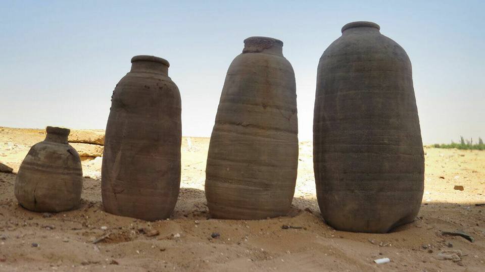 A number of large jars were found in the newly discovered tombs.