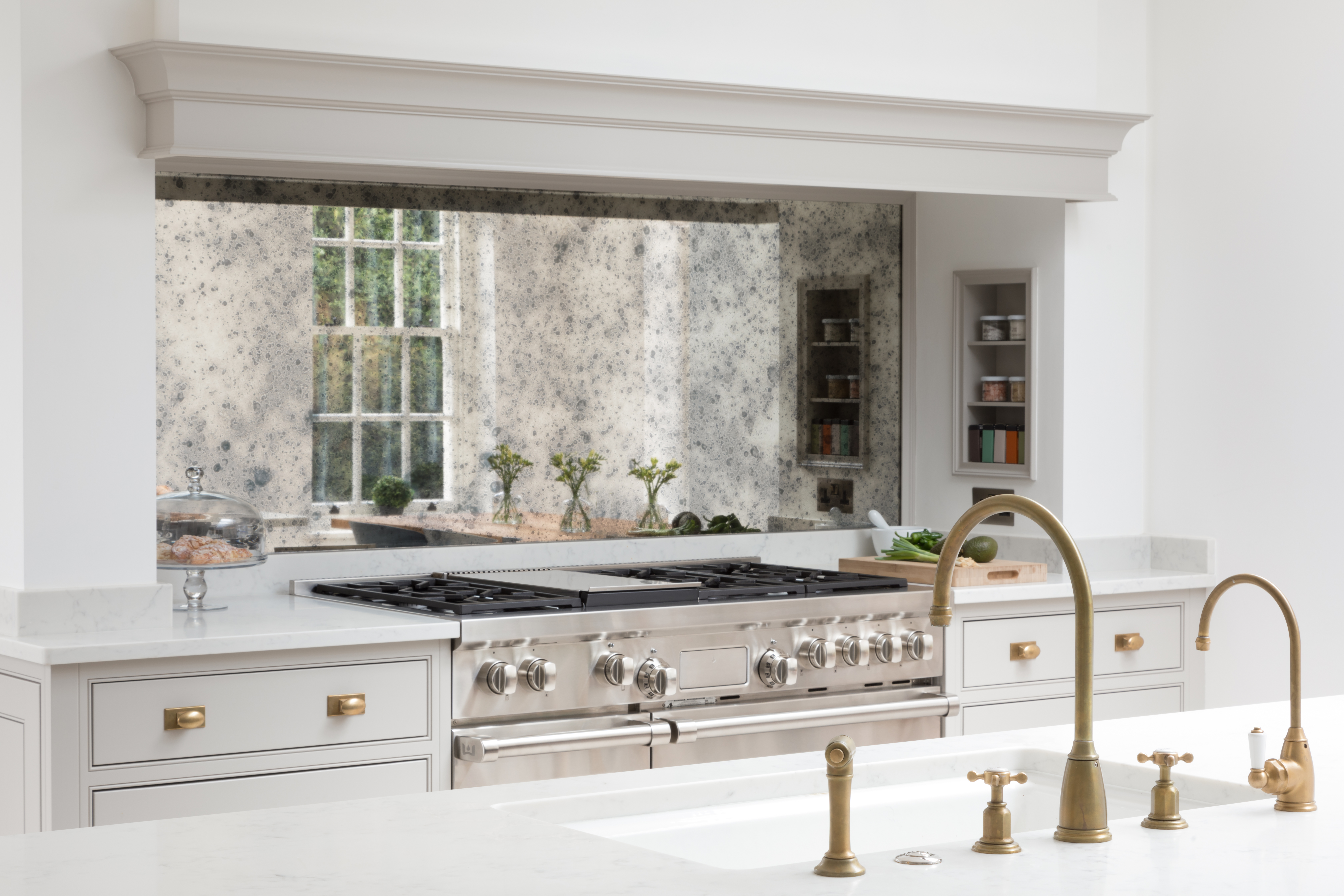 issabellaandmaxrooms Acrylic Splashback Behind Gas Stove