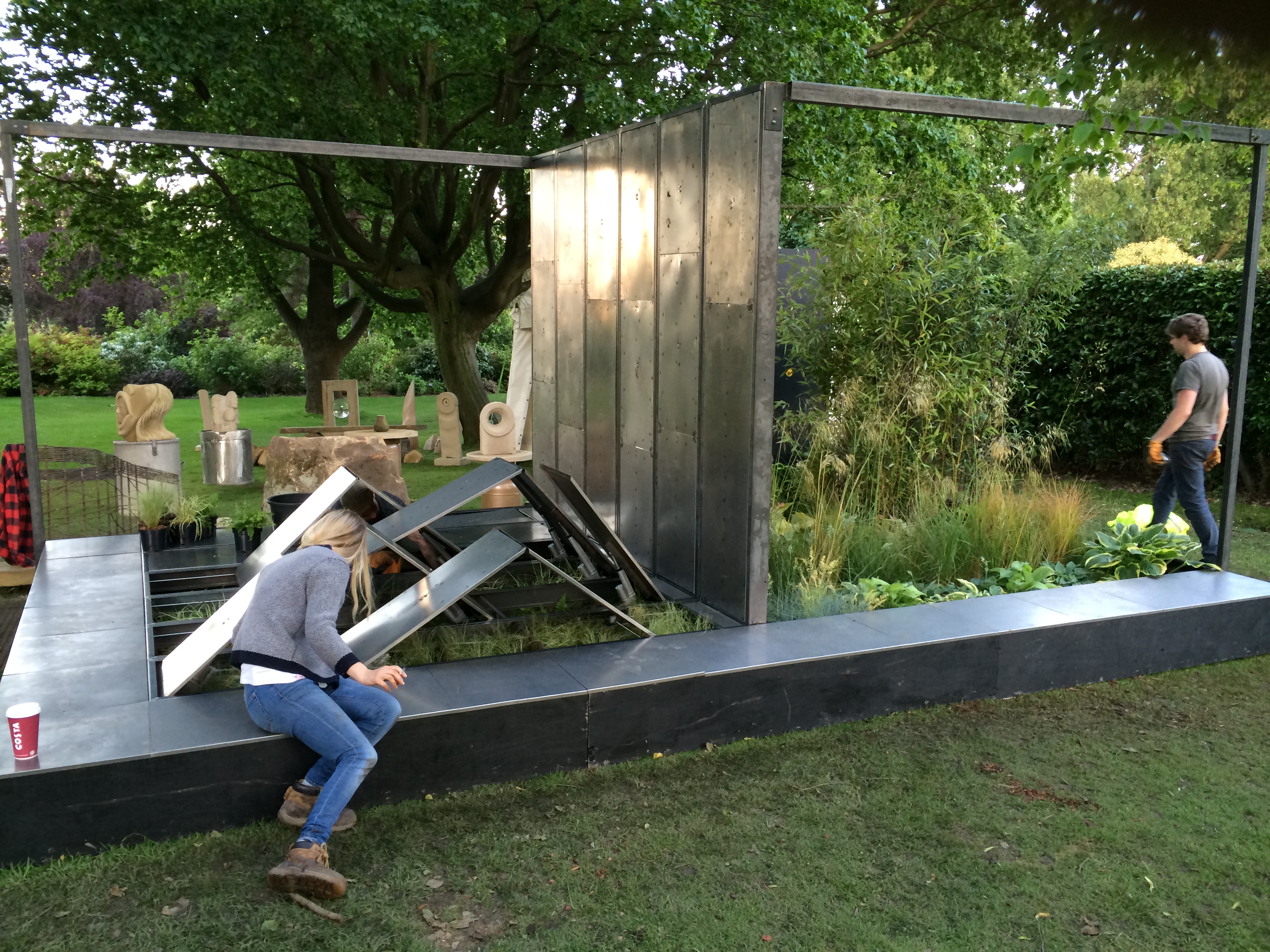 Twitter-Reactive Garden