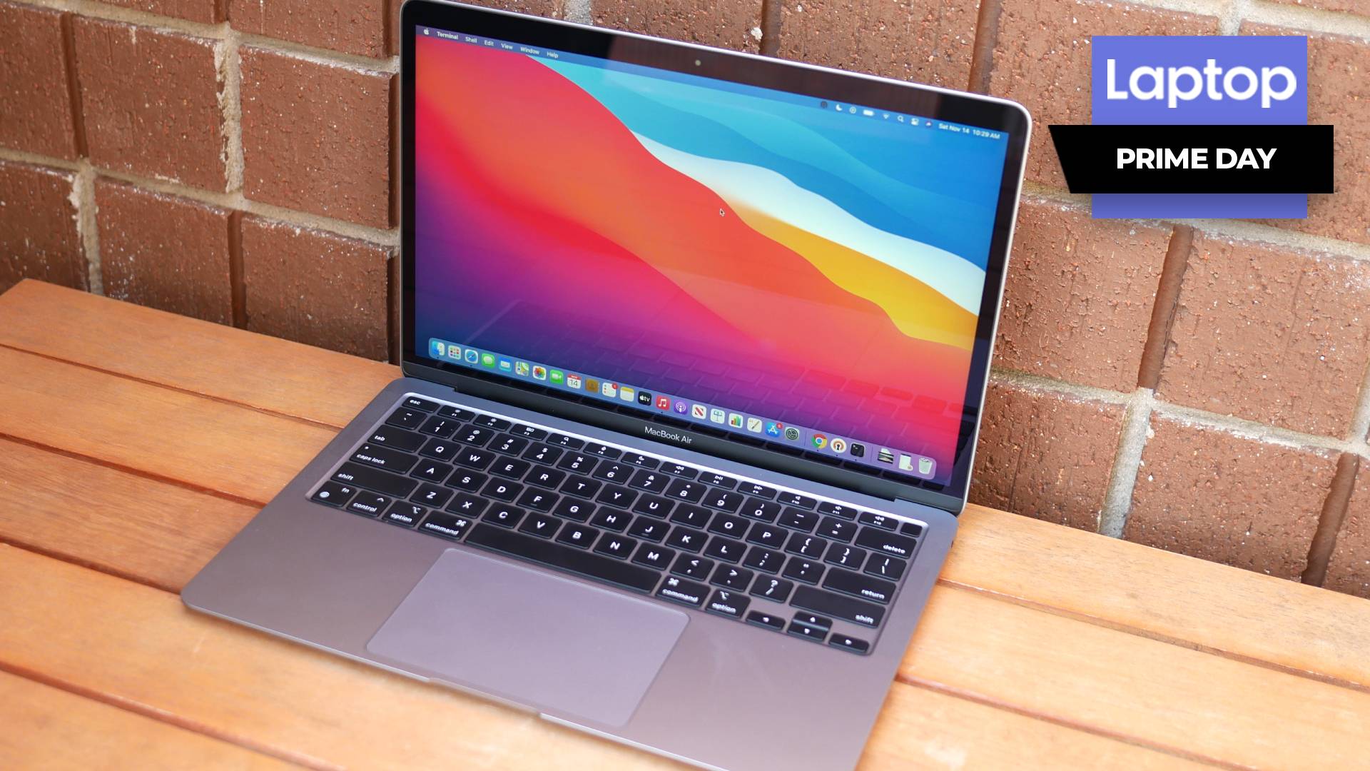 MacBook Air with Apple M1 chip returns to record low price
