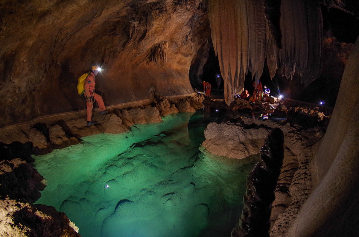 "[It�s] like walking in an underground wonderland," said NASA astronaut Mike Fincke, describing his experience underground in the Sa Grutta caves in Sardinia, Italy.