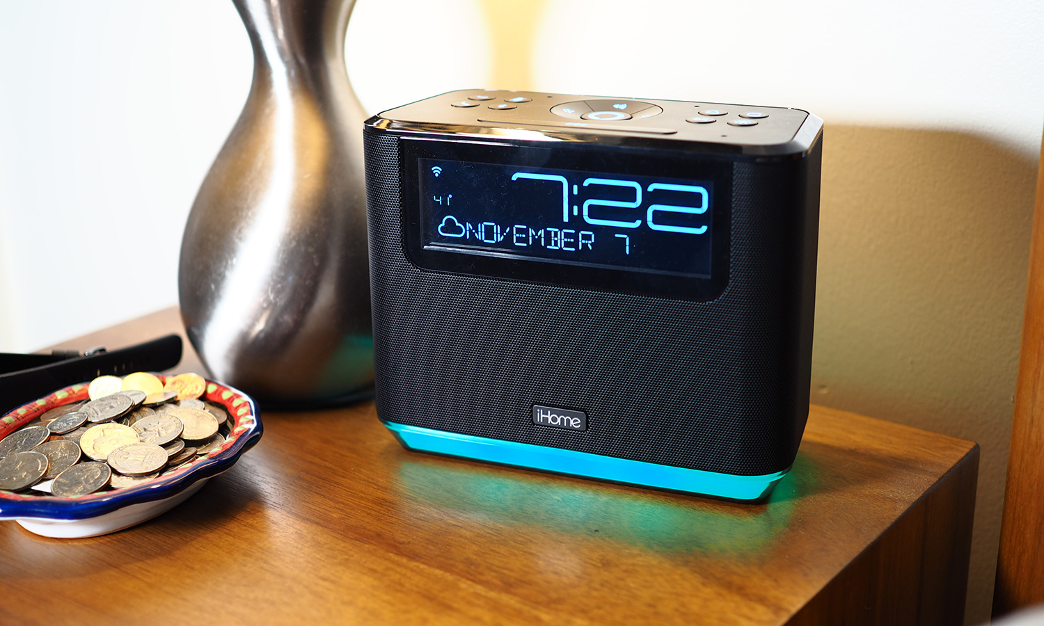 iHome iAVS16 Review Someone Made a Good Alexa Alarm Clock Tom's Guide