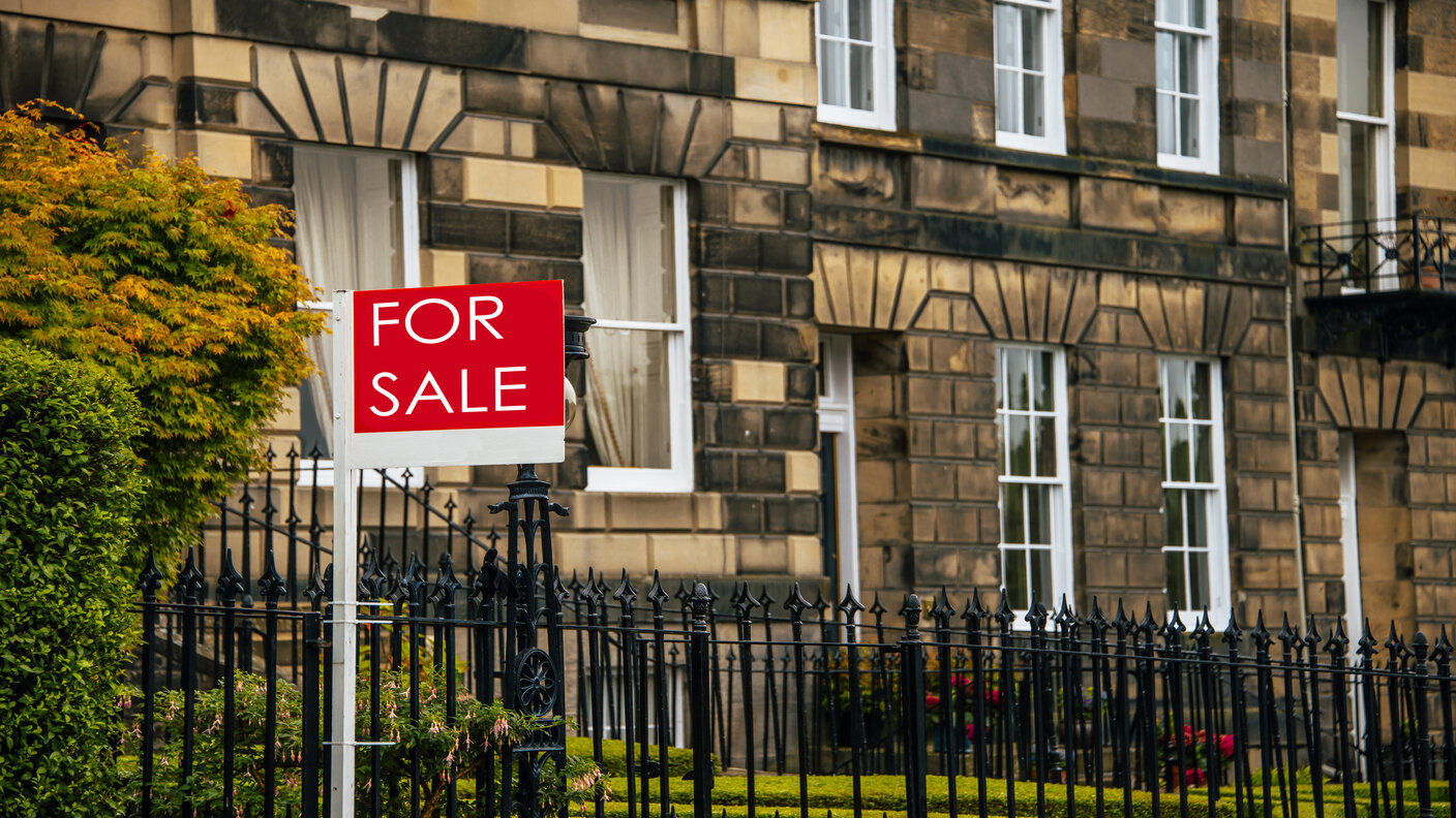 Zoopla House sales hit yearly high but outlook depends on BoE rate hike MoneyWeek