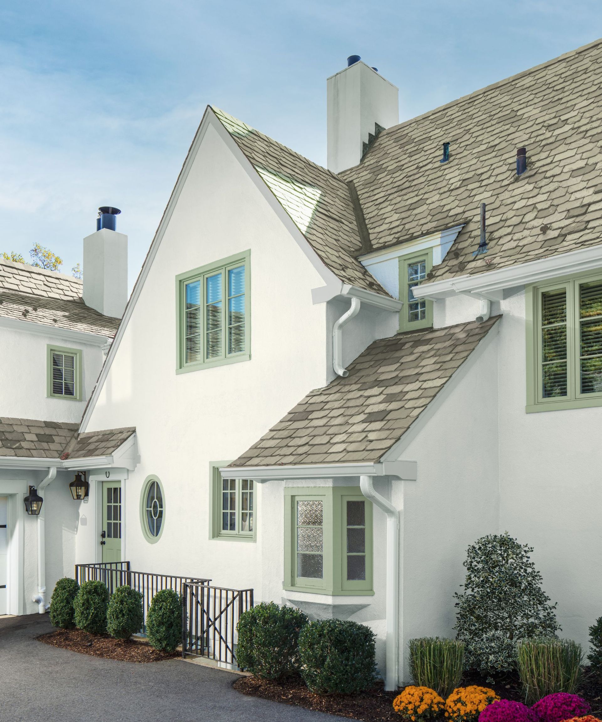 11 window trim colors to elevate your home's exterior Homes and Gardens