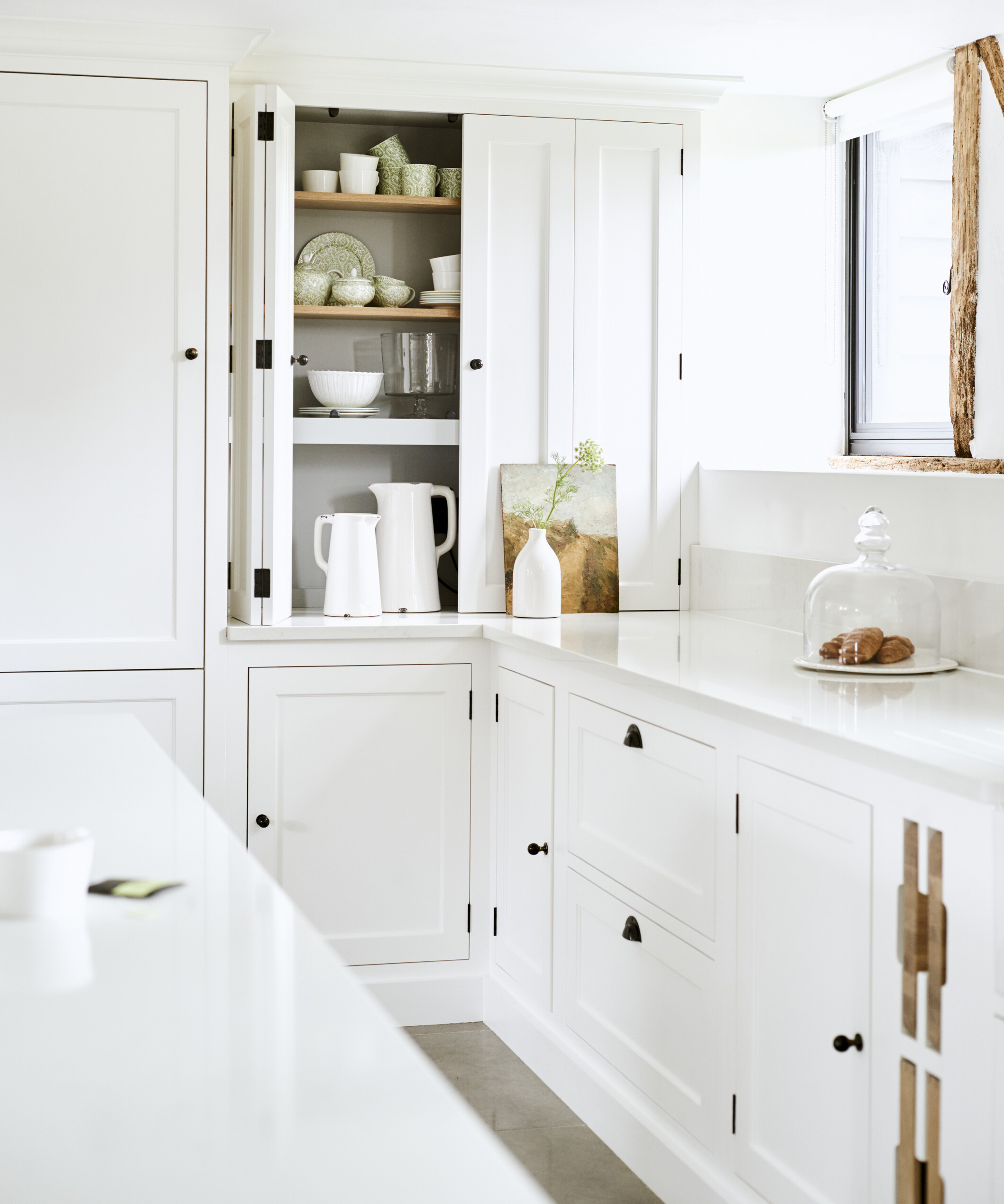 Are allwhite kitchens out of fashion? Designers respond to the trend