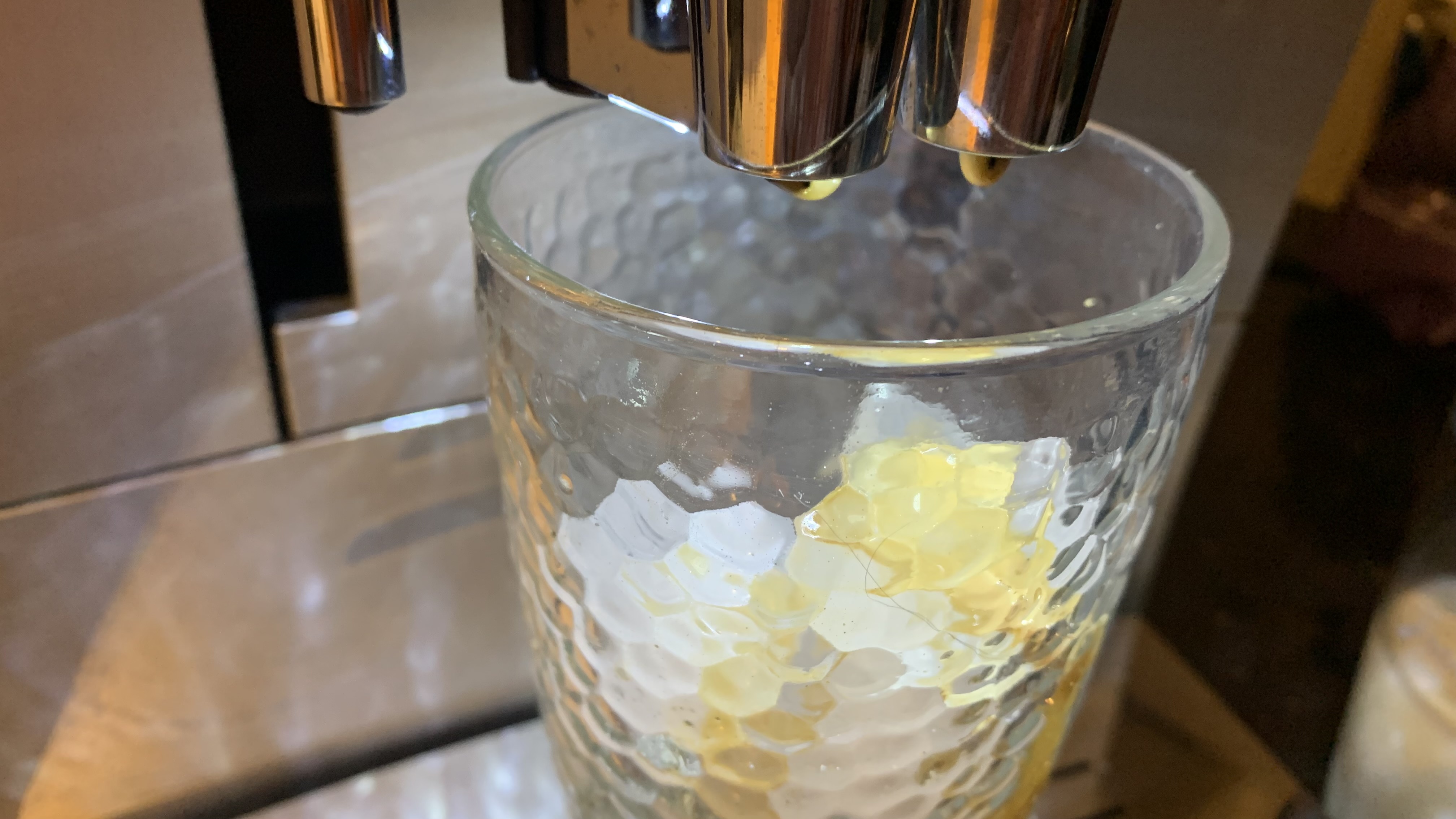 Jura Z10 review a beantocup coffee machine that makes cold brews