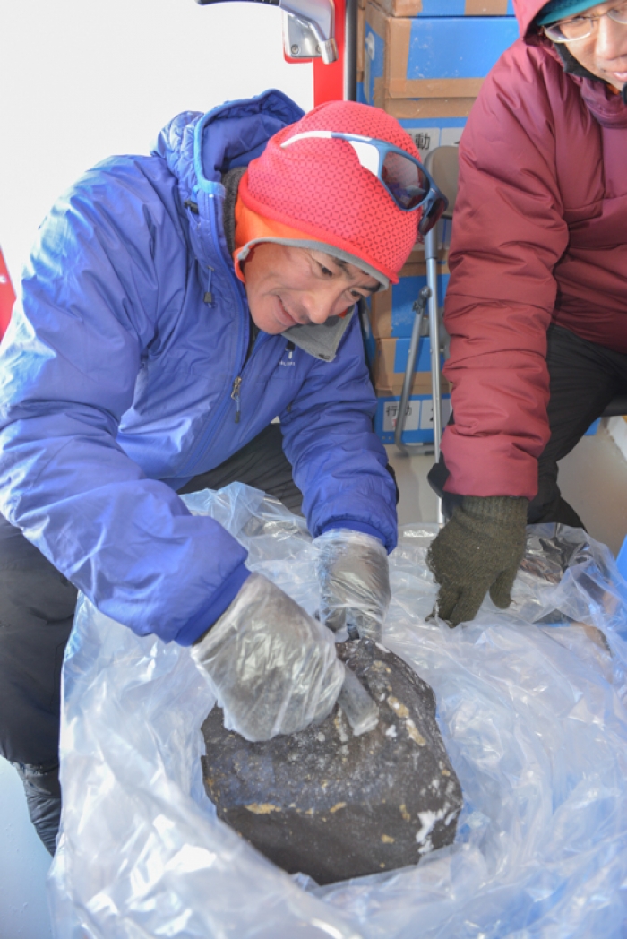 More than 38,000 meteorites have been found in Antarctica, but only 30 bigger than 40 pounds (18 kg). The big meteorite found in Antarctica is an ordinary chondrite.