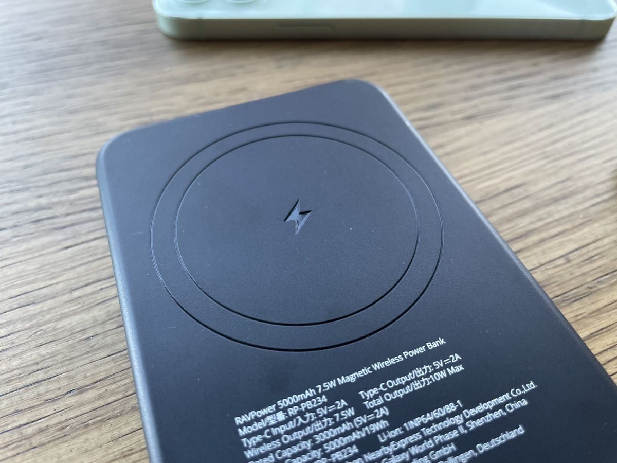 RAVPower Wireless Power Bank for MagSafe review Snapon fast