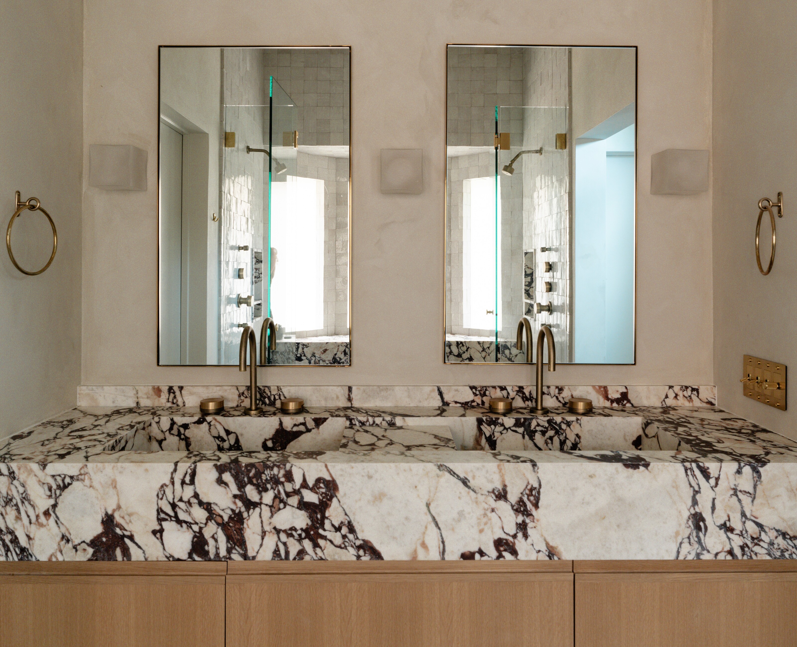 8 bathrooms that perfect the "quiet luxury" trend