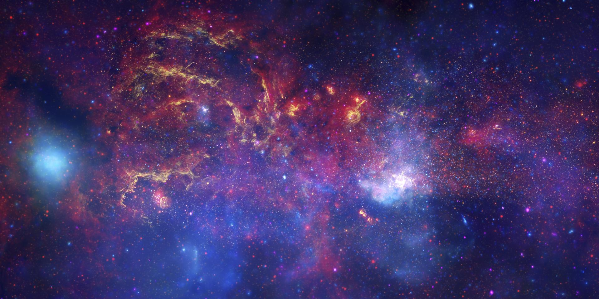 The center of the Milky Way, as seen by NASA�s Chandra, Hubble and Spitzer space telescopes.