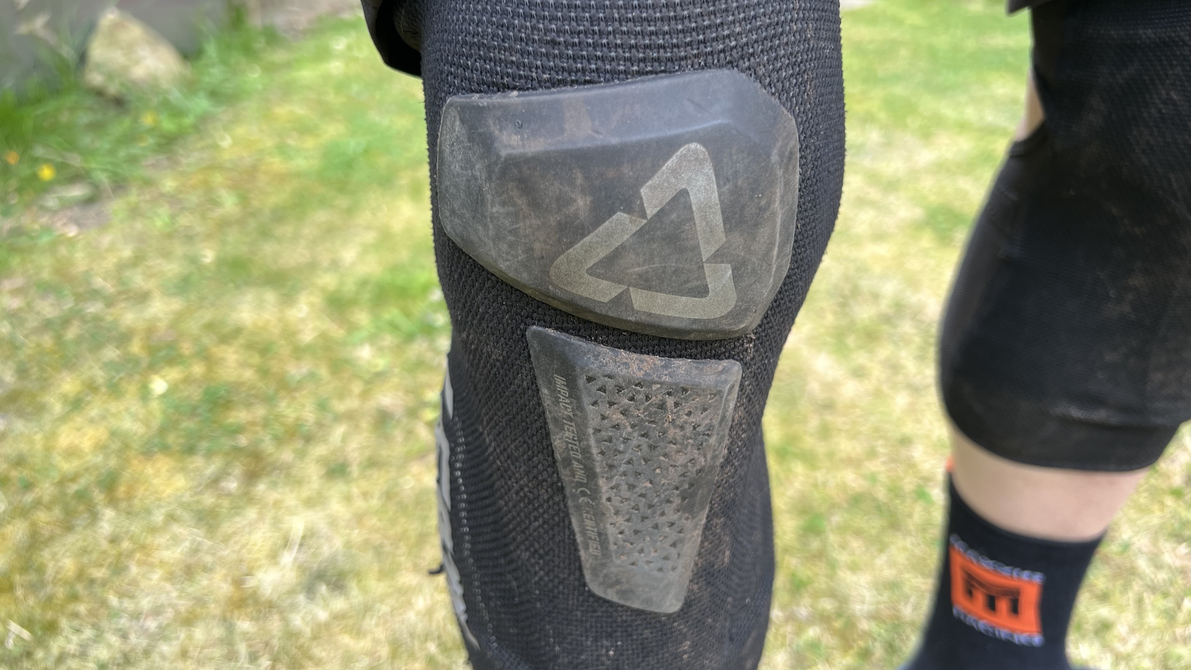 Leatt Knee Guard AirFlex Hybrid Pro review knee pads with extra