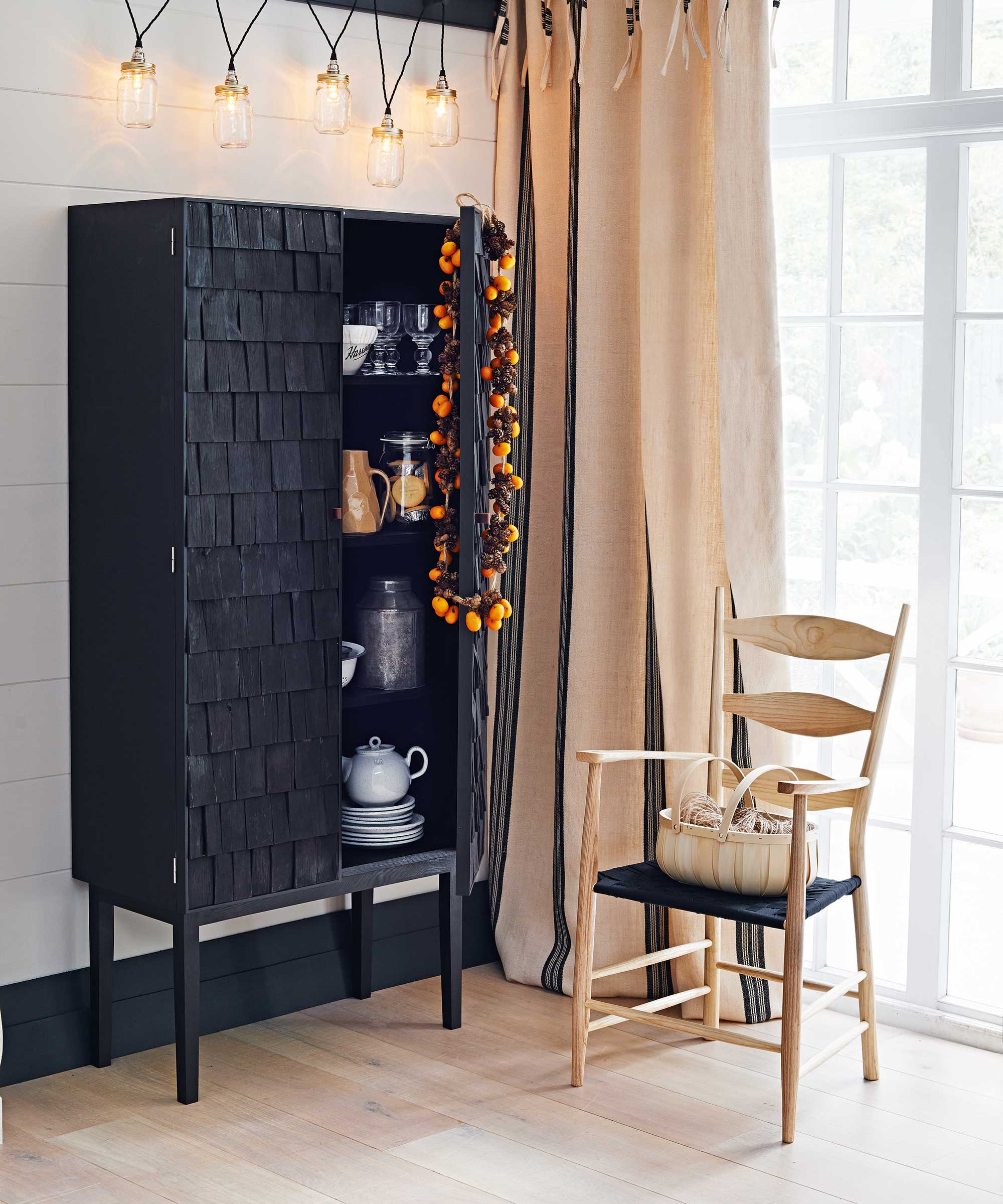 How to store holiday decorations in an apartment, even if space is not