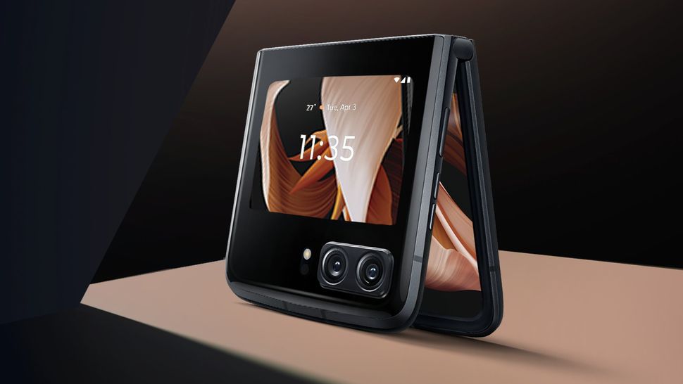 Motorola Razr 2023 to launch 'very soon' with an improved hinge