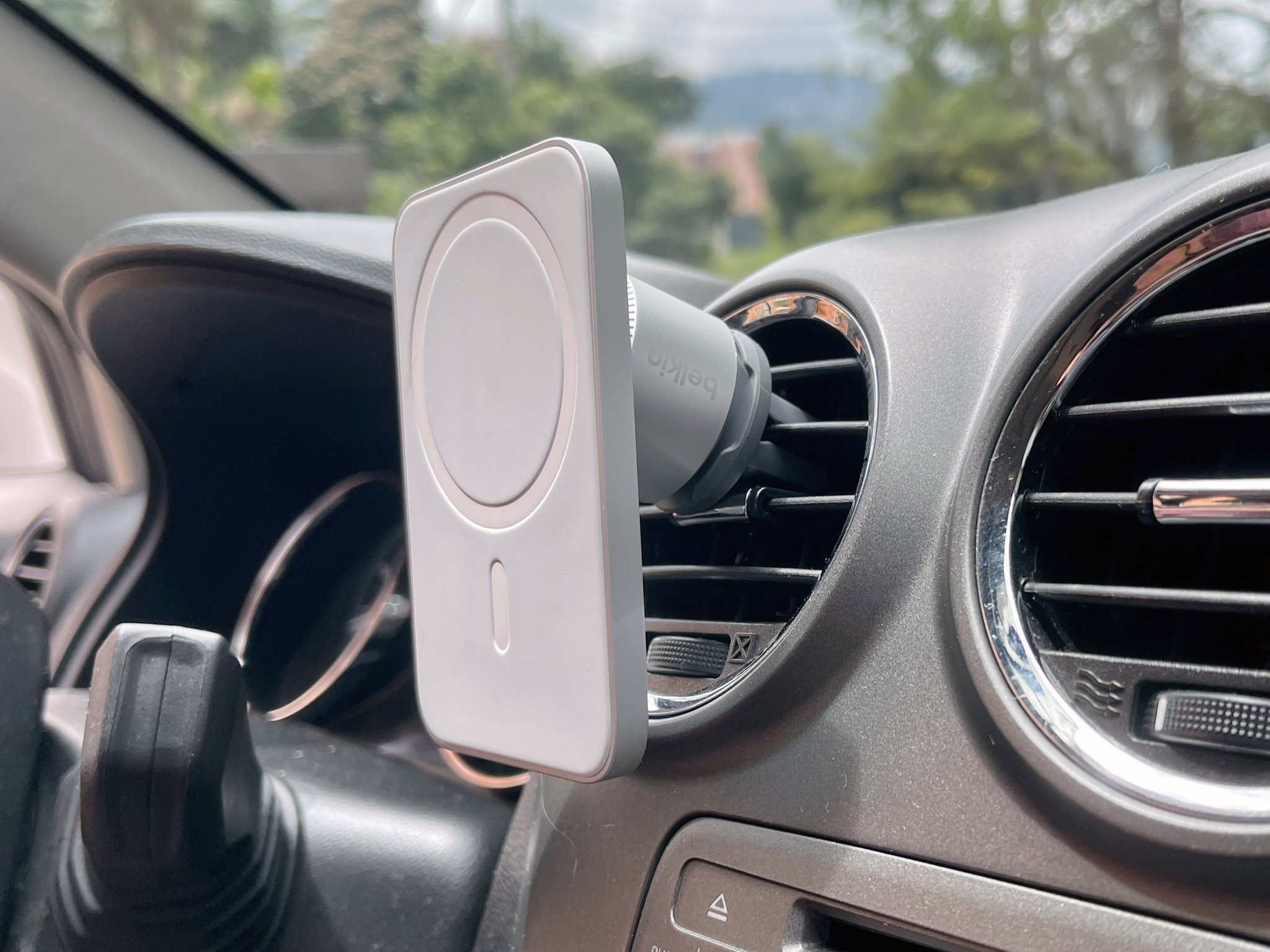 Belkin Car Vent Mount PRO with MagSafe review A simple solution to