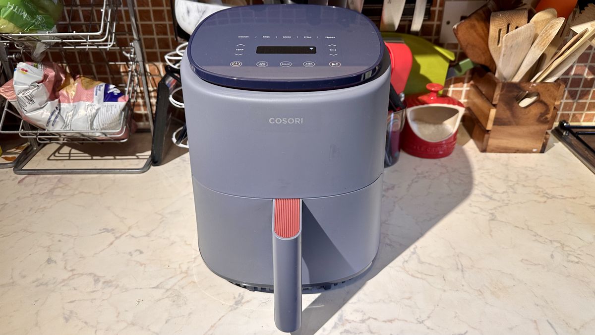 Cosori Lite 4.0Quart Smart Air Fryer review cheap, cheerful and
