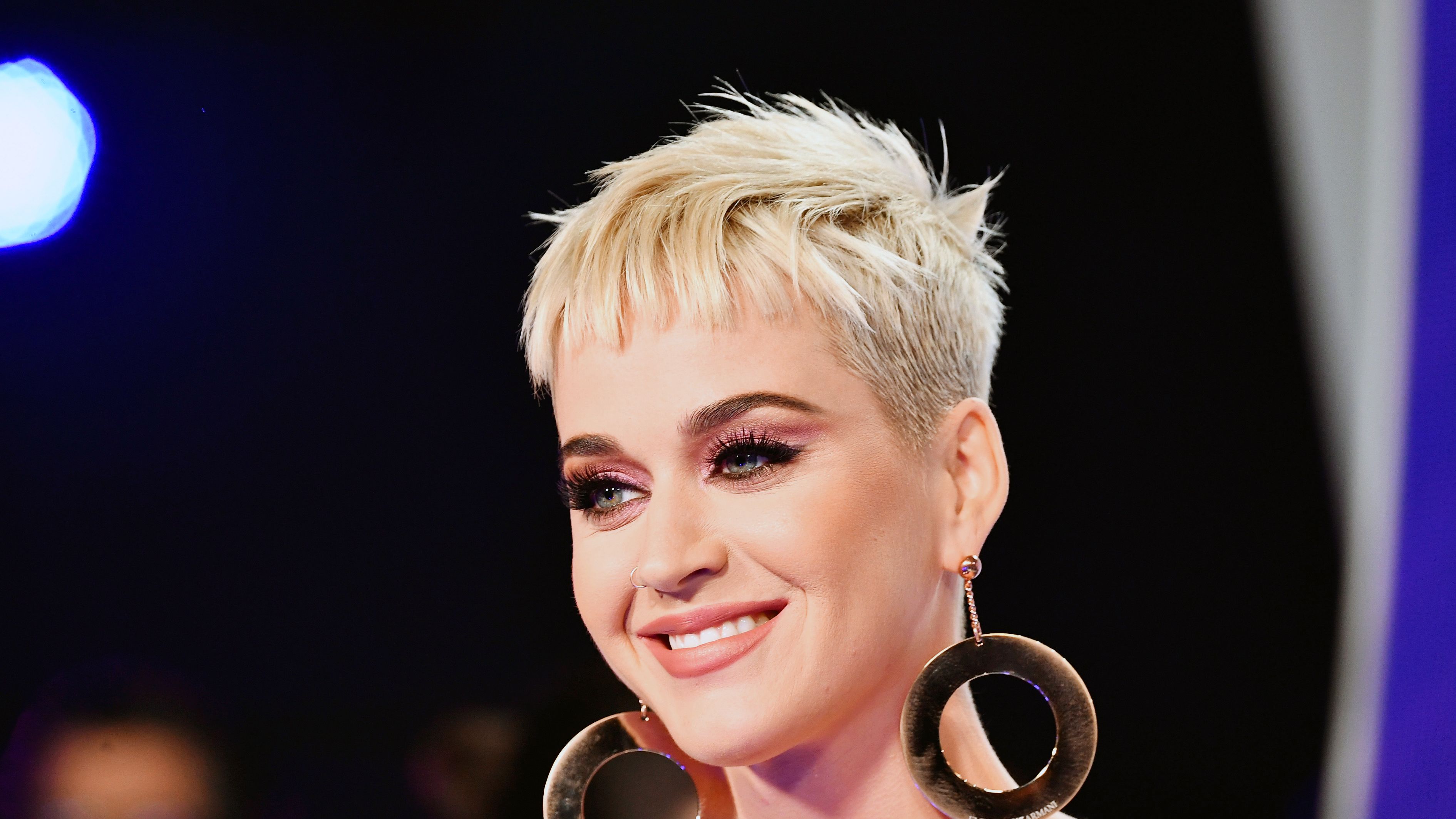 Katy Perry Got Long, Blonde Hair and Looks Completely Different Marie