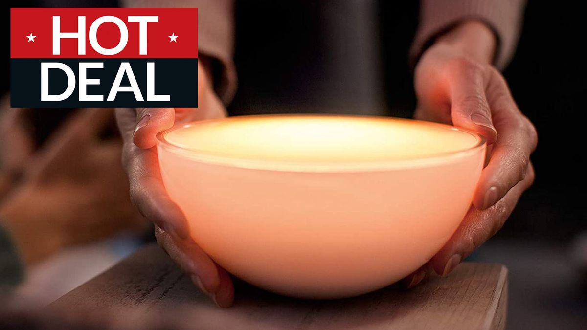 I'm definitely buying this Philips Hue Go 2.0 deal T3