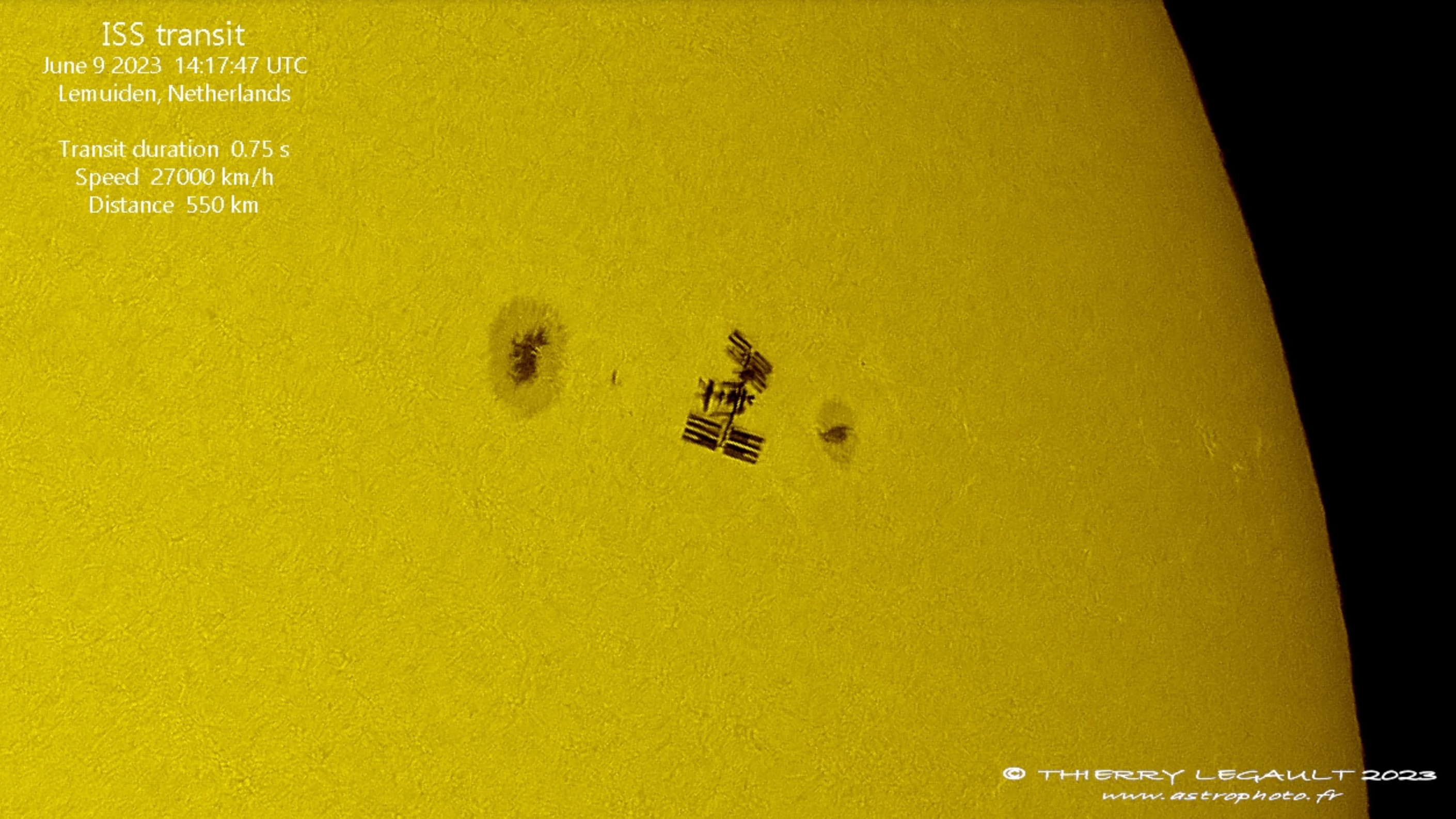 Wow! Amazing video shows ISS crossing the sun's face during a space...