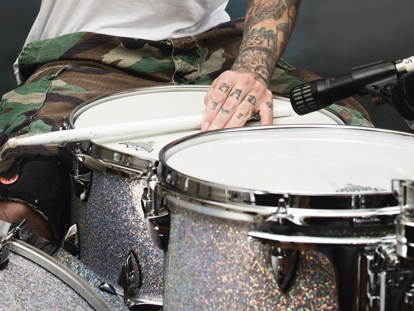 Travis Barker's drum setup Blink182/solo drummer's kit in pictures