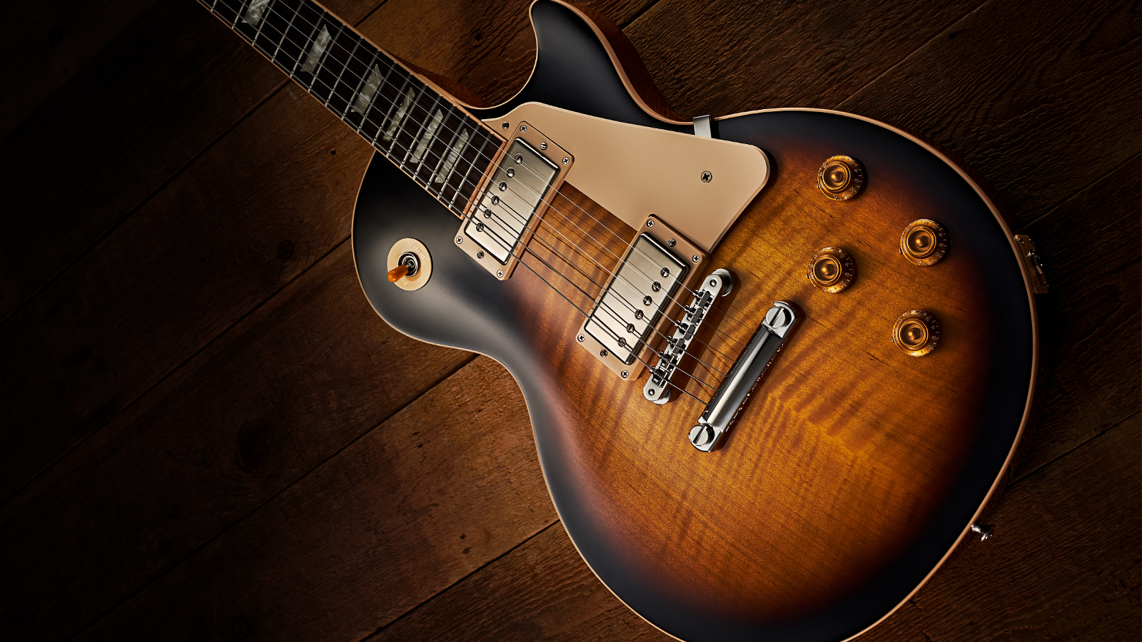 Les Paul Standard vs Les Paul Studio what's the difference between