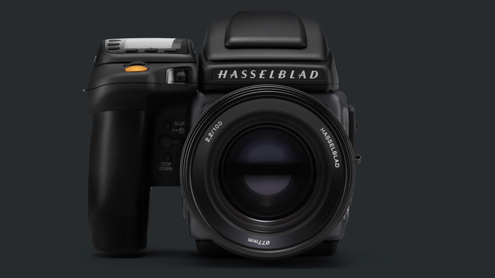 DSLR cameras are dead even Hasselblad is switching to mirrorless