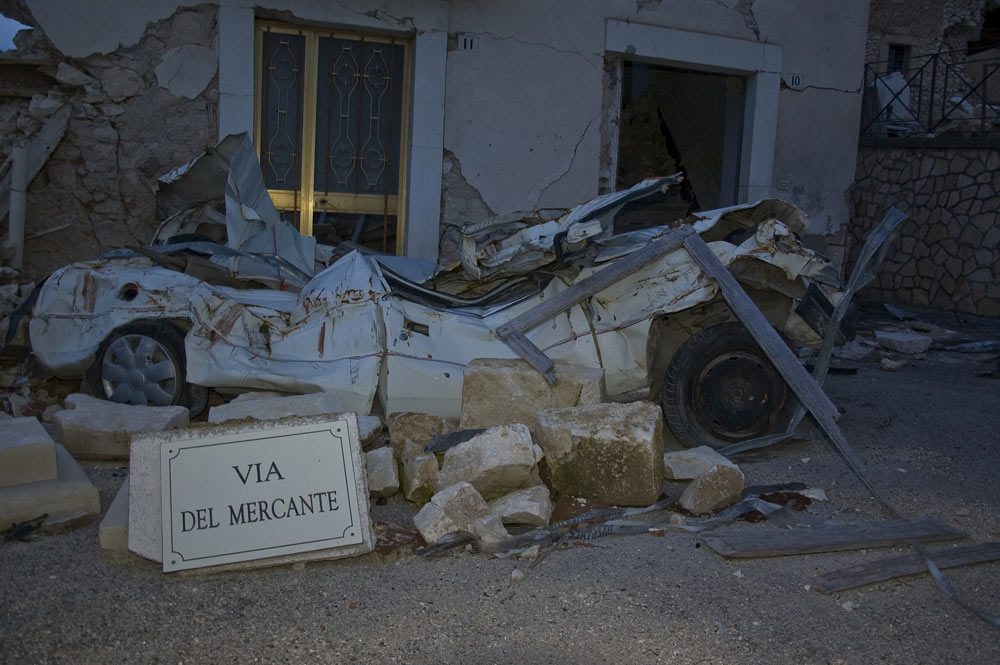 destruction from the L&rsquo;Aquila earthquake in Italy
