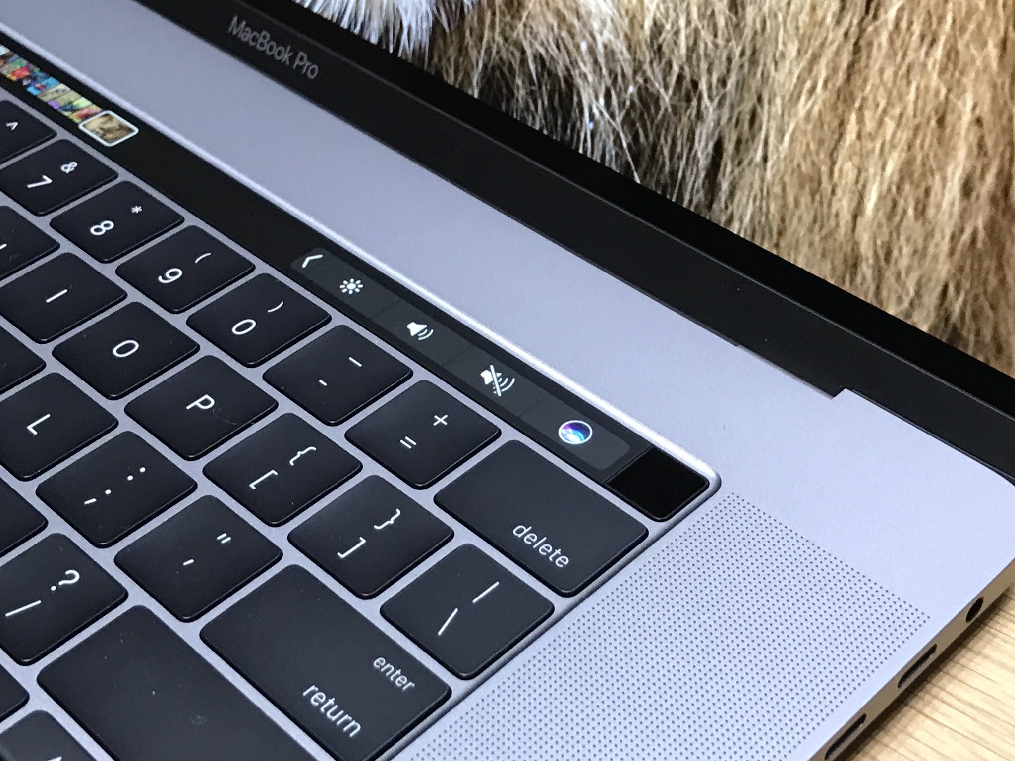 MacBook Pro [13inch] Touch Bar & Touch ID vs Without Which is best