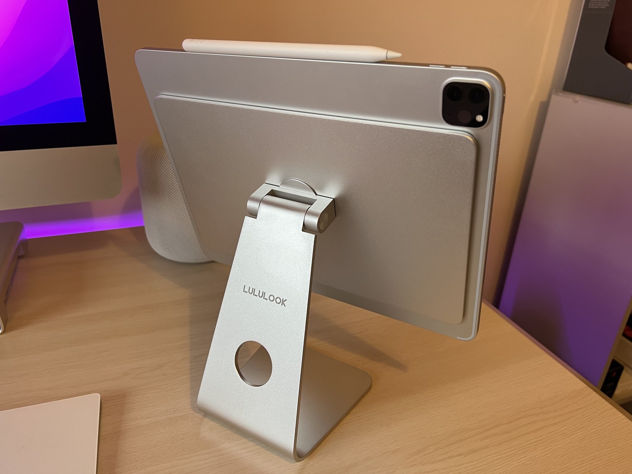 Lululook Urban iPad Stand review Turn your iPad Pro into a