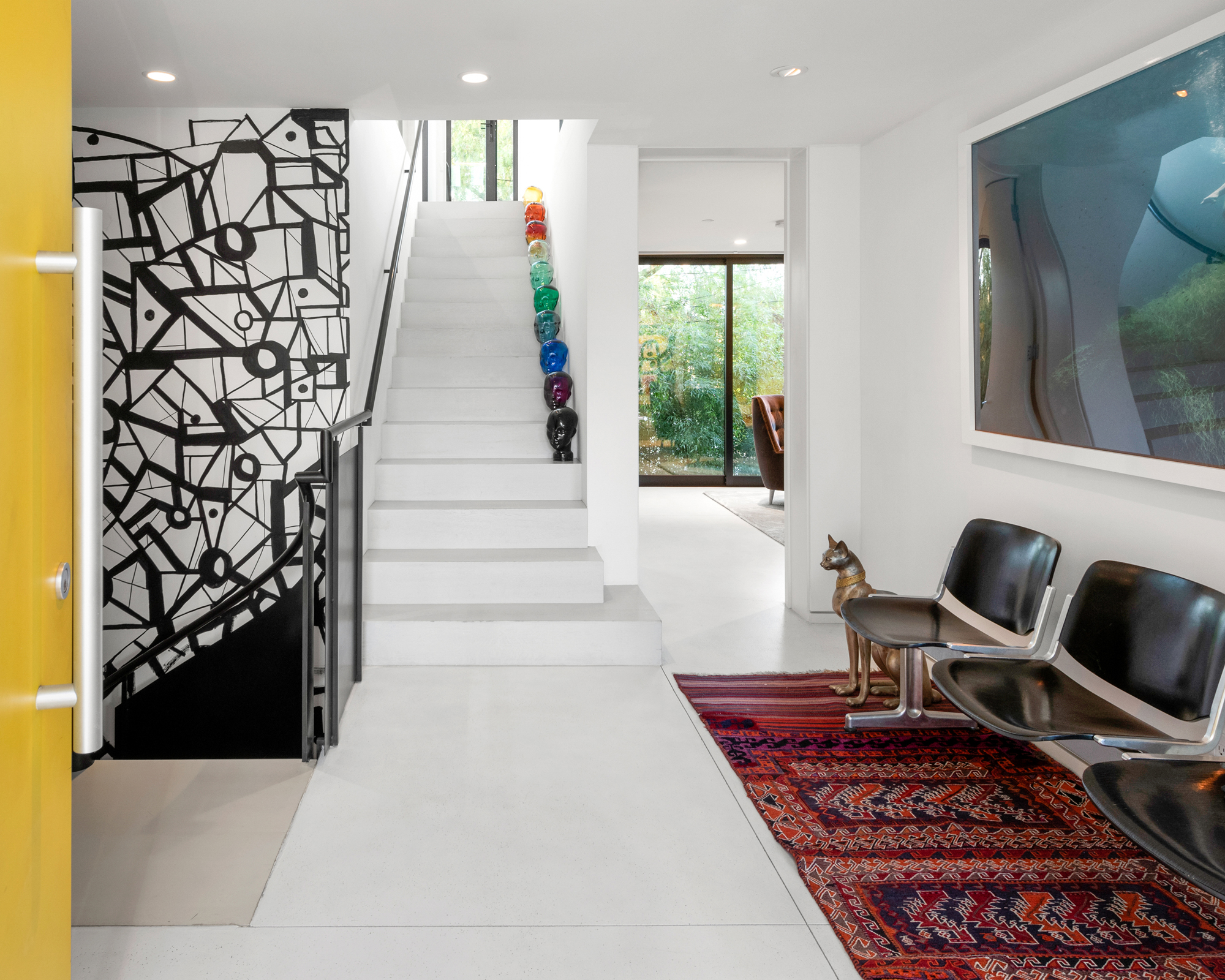 Step inside rug designer Erik Lindstrom amazing house in Livingetc
