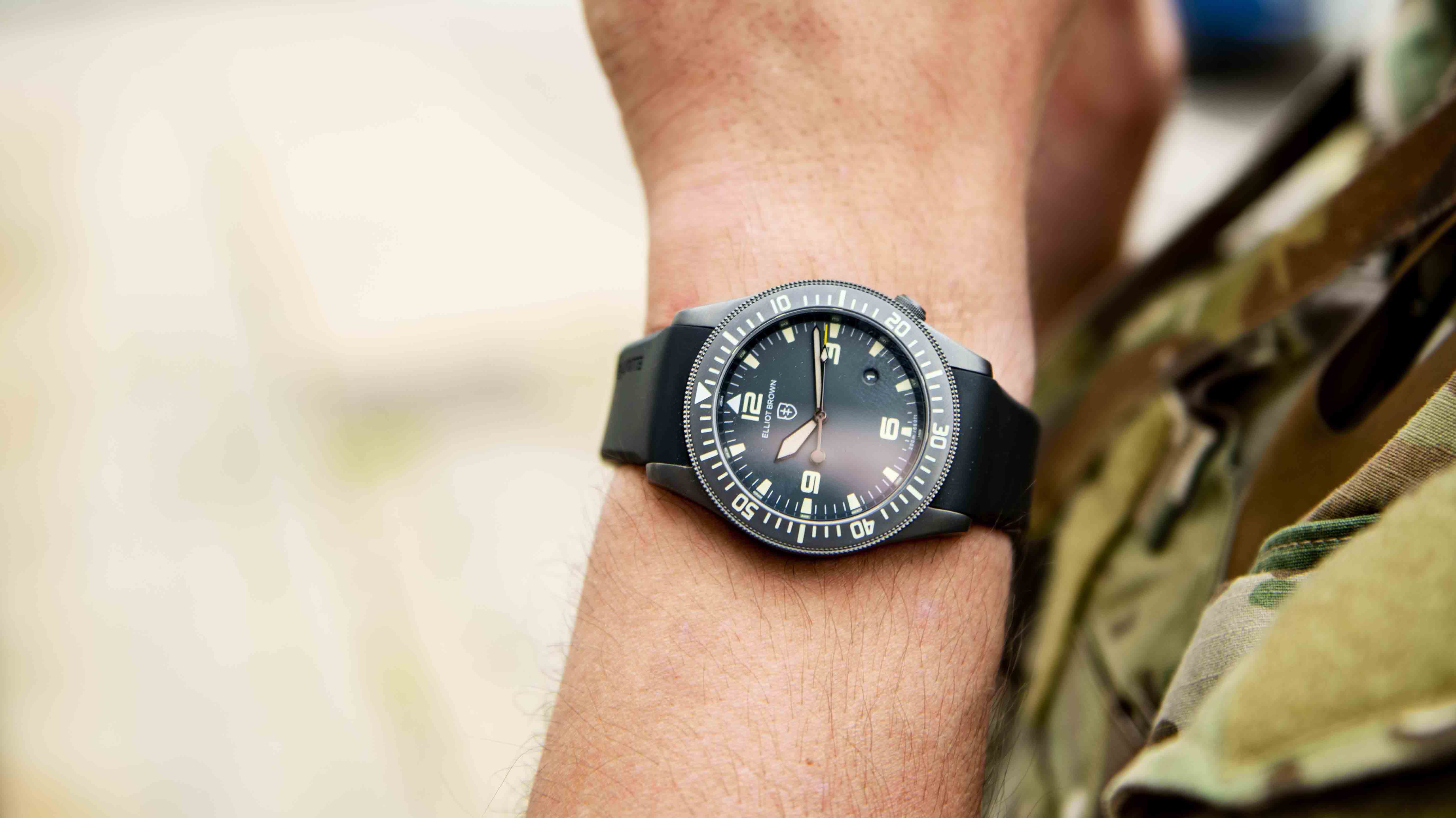 9 awesome military watches inspired by the British armed forces T3