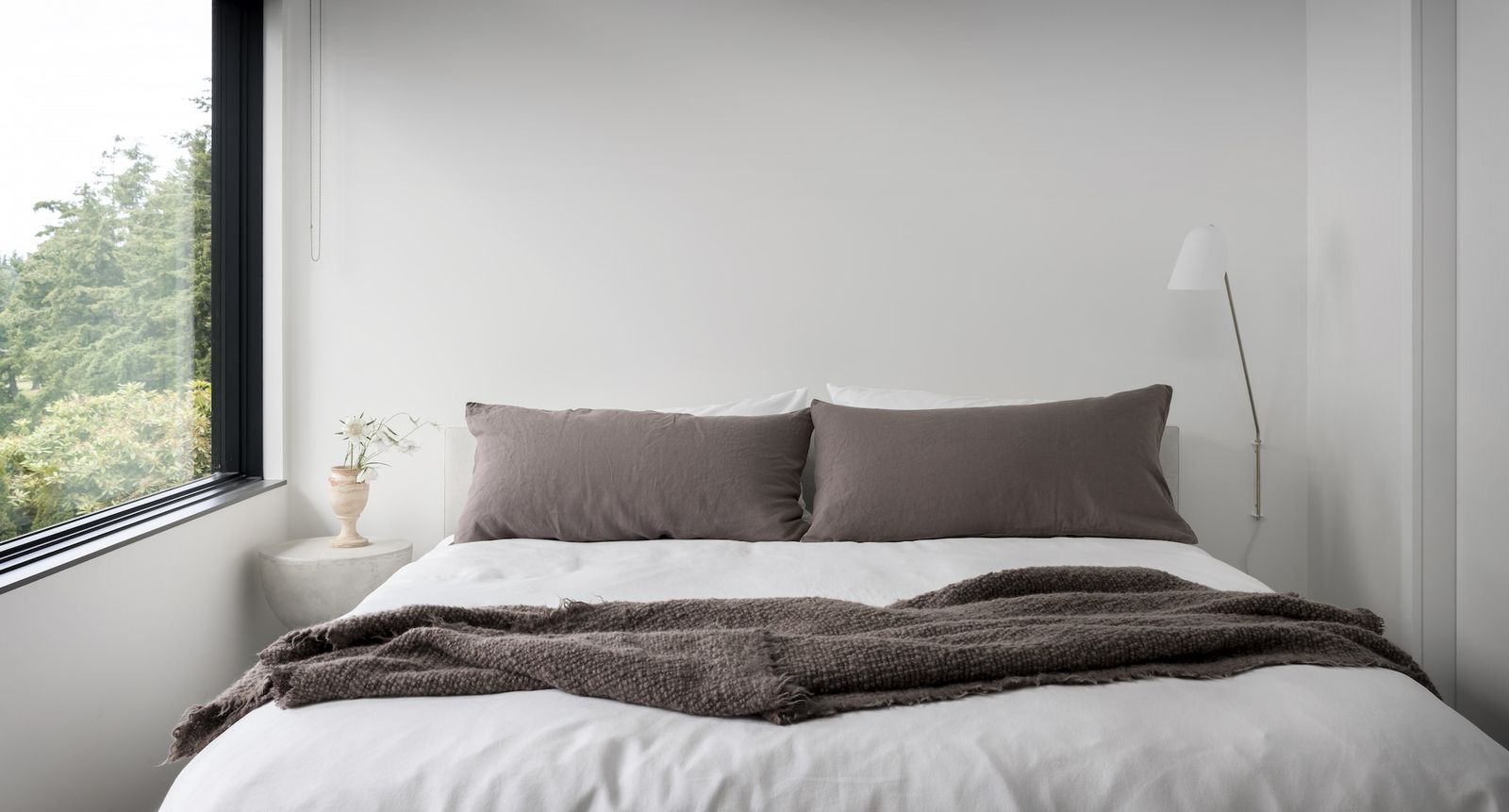 Linen Vs Cotton Sheets — Which Are Actually Best for Sleep, Comfort and
