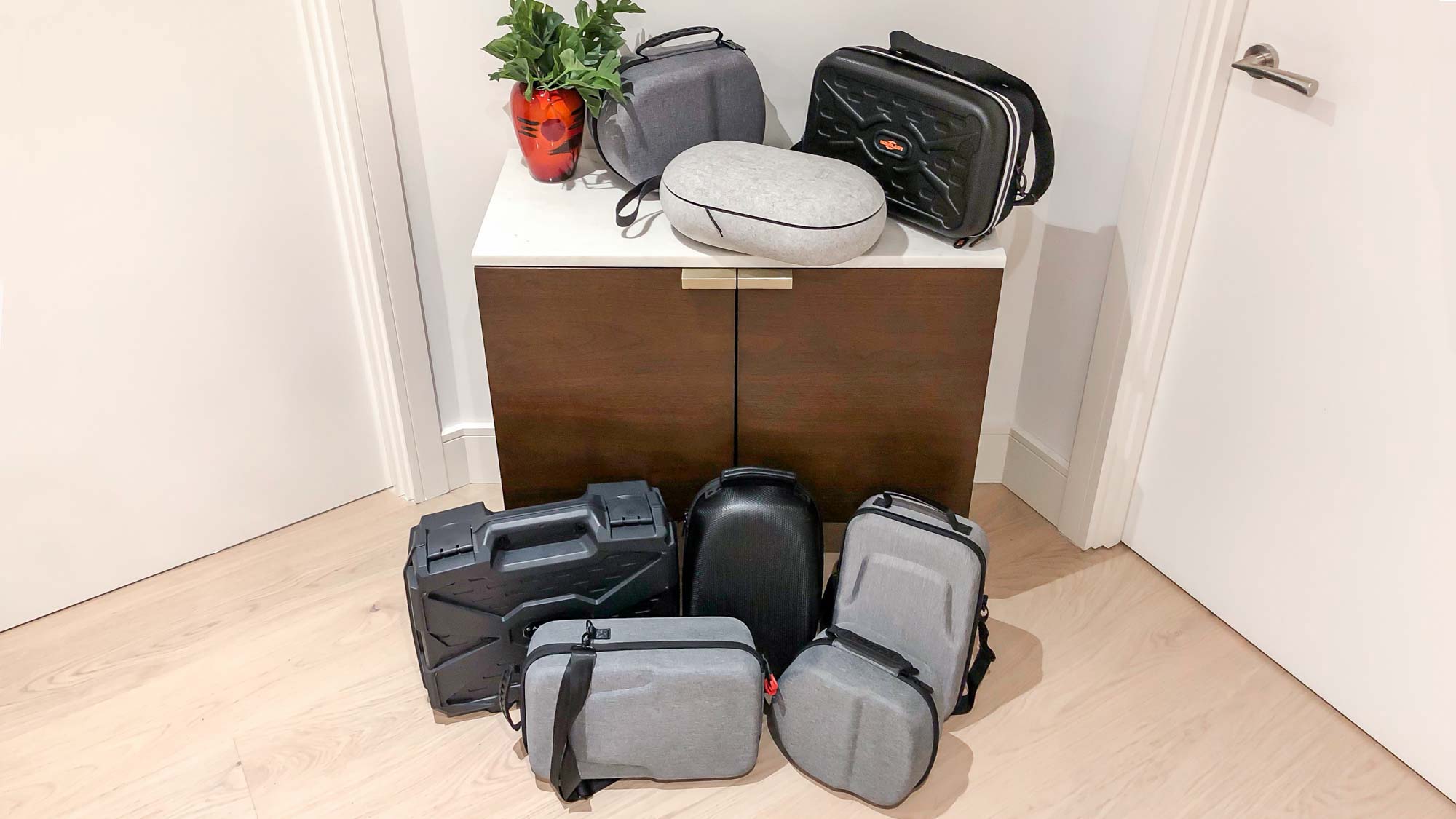 Best Meta Quest 3 and 2 cases in 2024 — tested and rated Tom's Guide